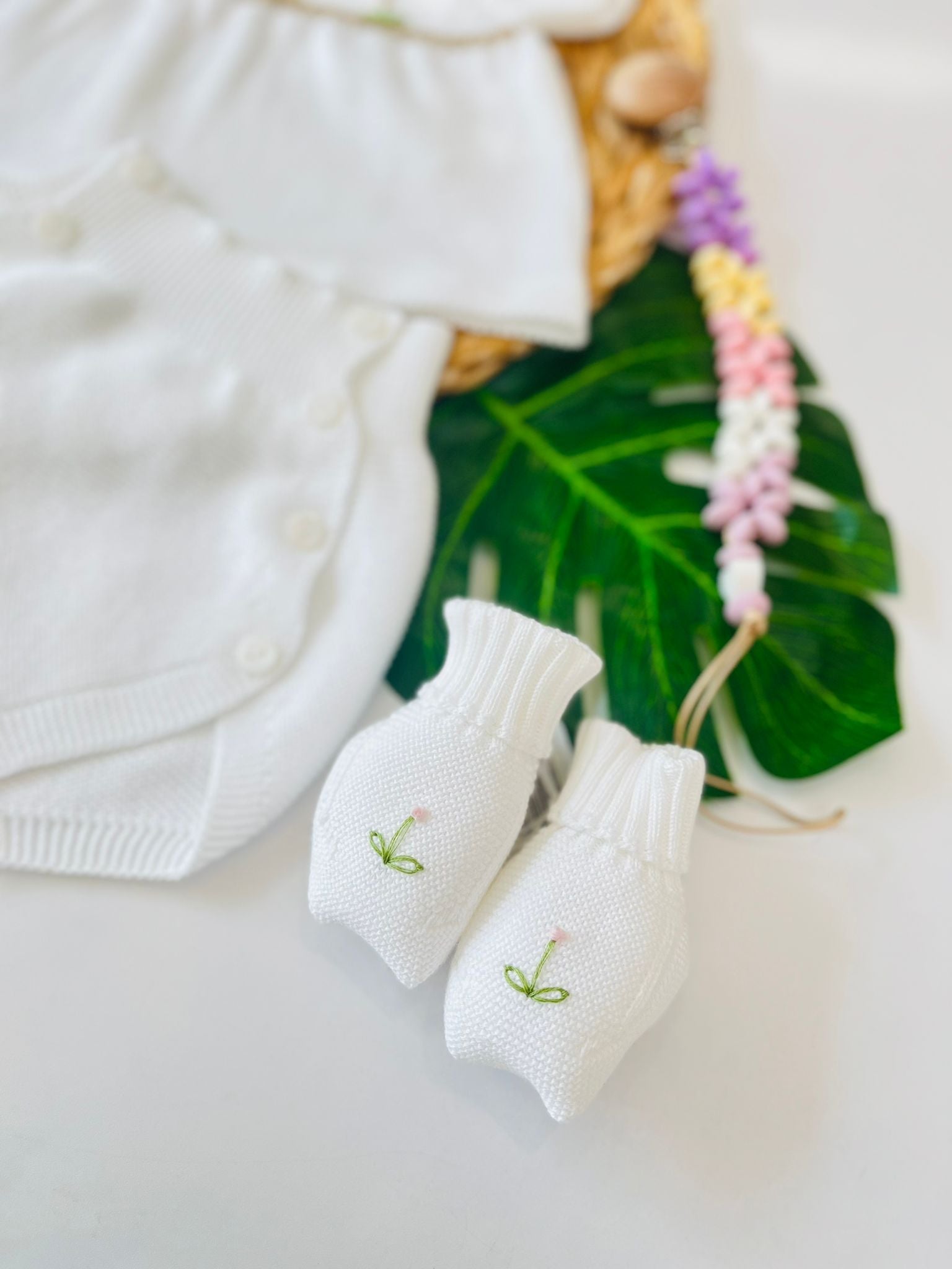 COMPLETO 2PZ CON BABBUCCE 100% FILO DI COTONE BIANCO - Noi da piccoli