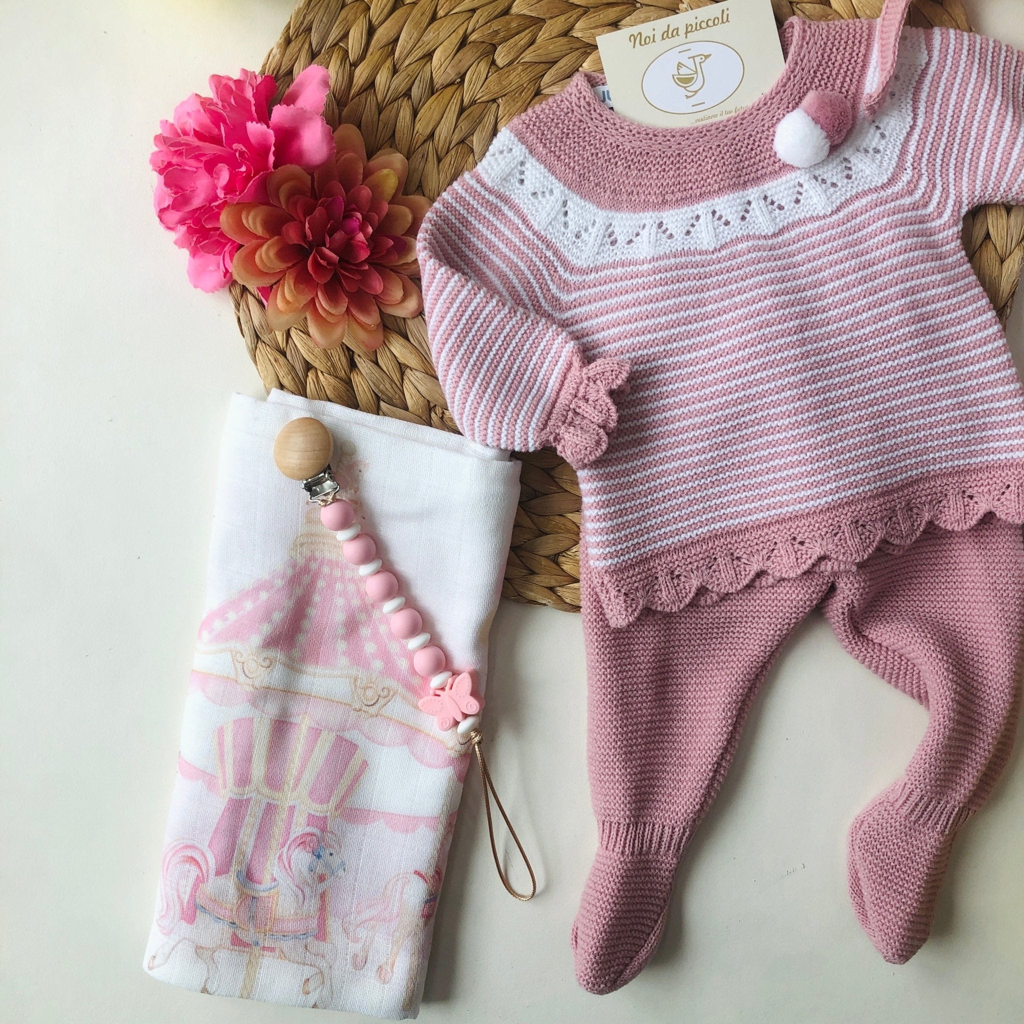 COMPLETO 2PZ CON CUFFIA FILATO CALDO ROSA RIGHE BLANCO - Noi da piccoli