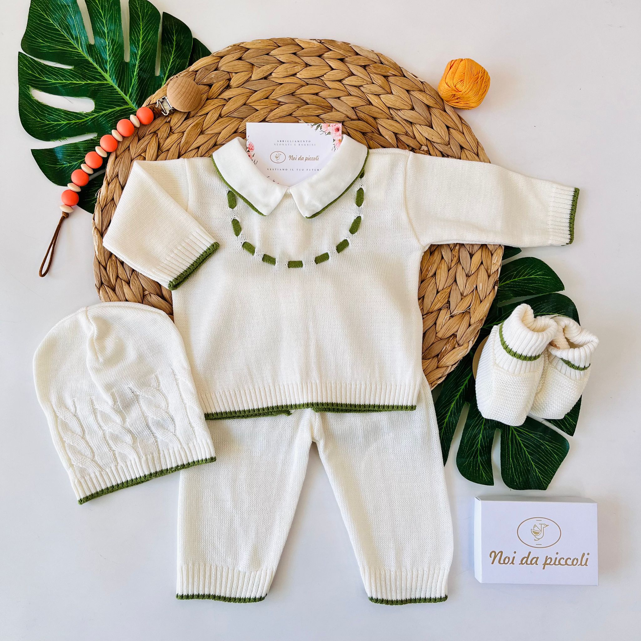 COMPLETO 2PZ CON PARURE FILATO CALDO PANNA VERDE - Noi da piccoli