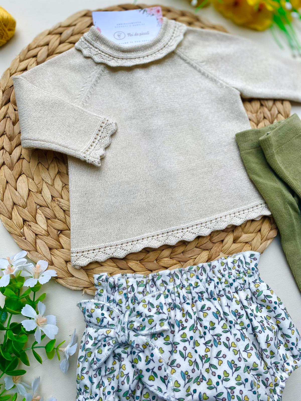 COMPLETO 3 PZ CON CUORICINI FILATO CALDO BEIGE VERDE - Noi da piccoli