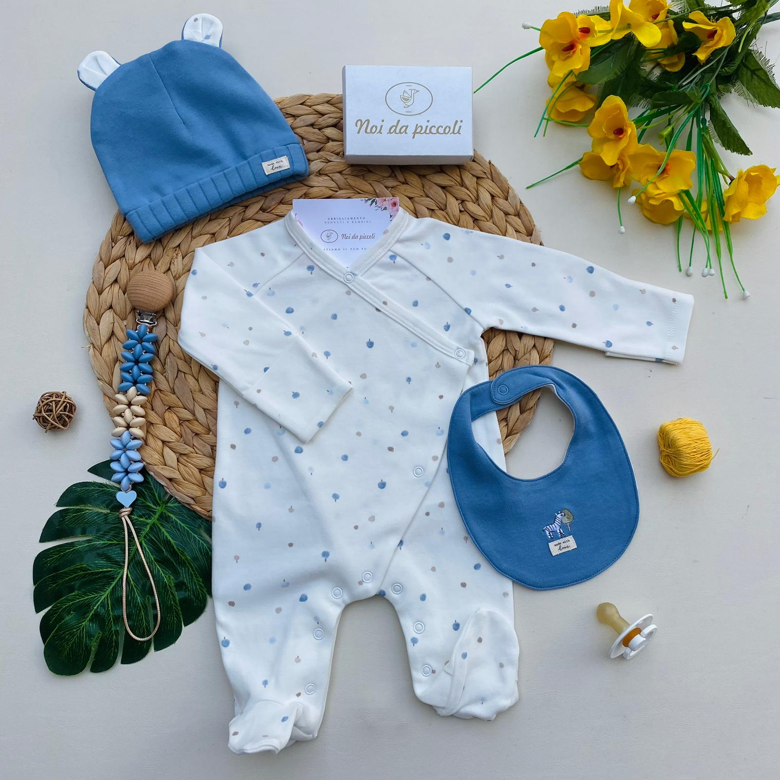 COMPLETO 3 PZ CON DISEGNINI FILATO CALDO Bianco Cielo - Noi da piccoli