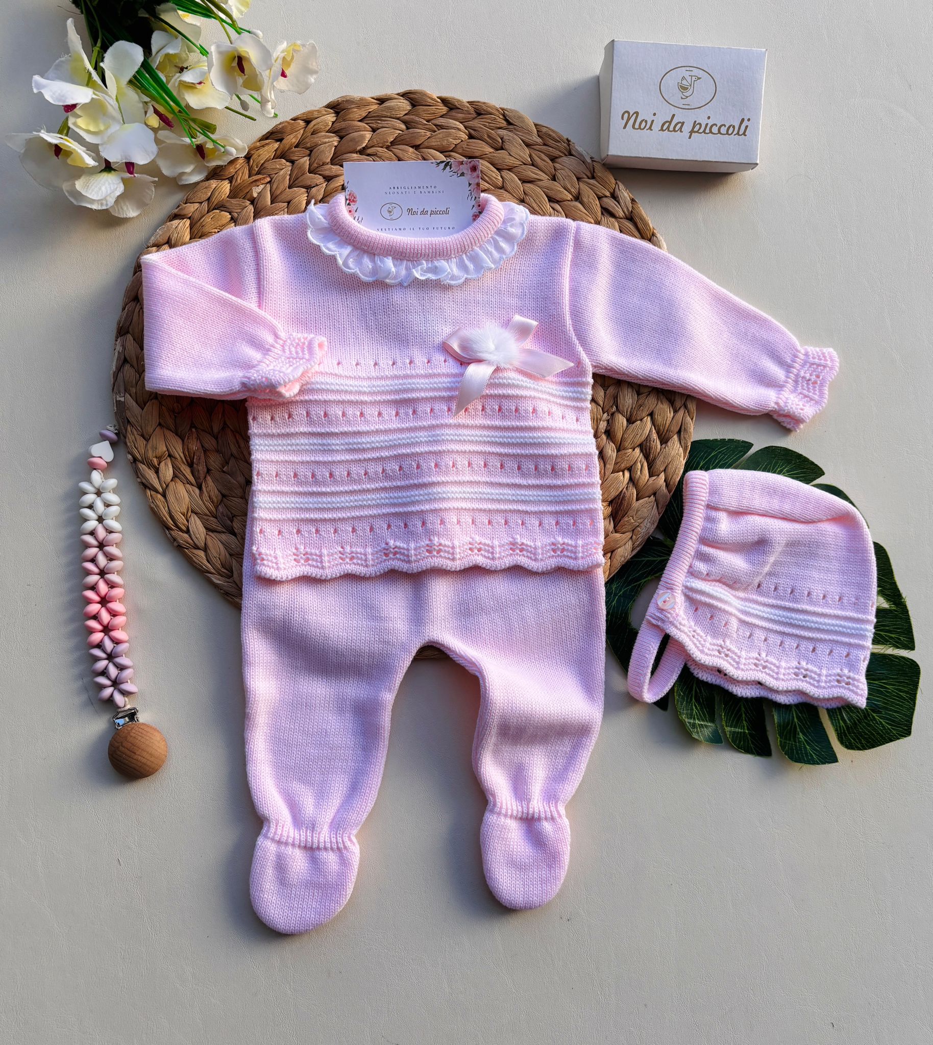 COMPLETO 3 PZ FIOCCO E PONPOM FILATO CALDO ROSA BABY - Noi da piccoli