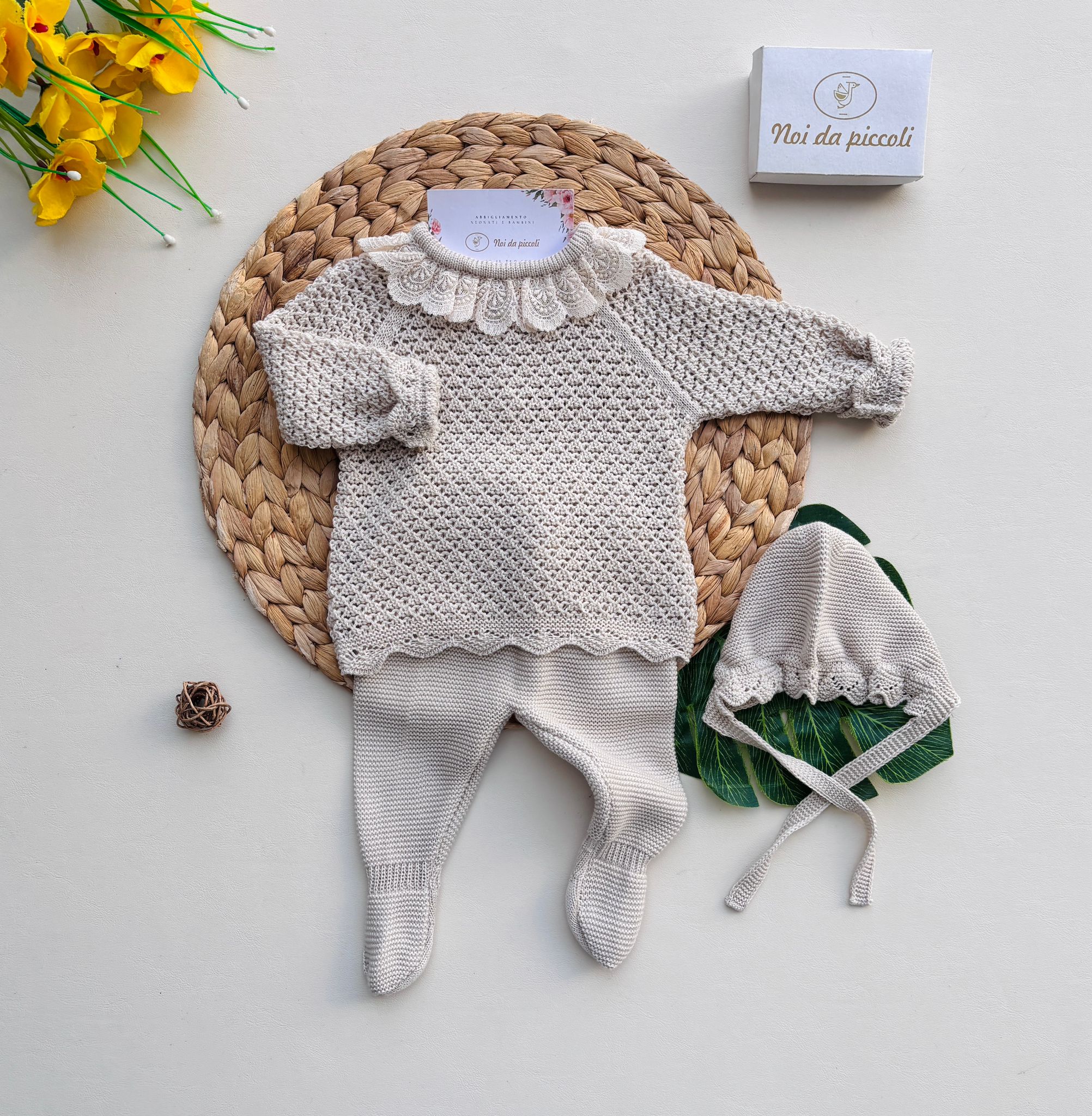 COMPLETO 3 PZ IN COTONE E ACRILICO CON COLLETTO RICAMATO CREMA - Noi da piccoli