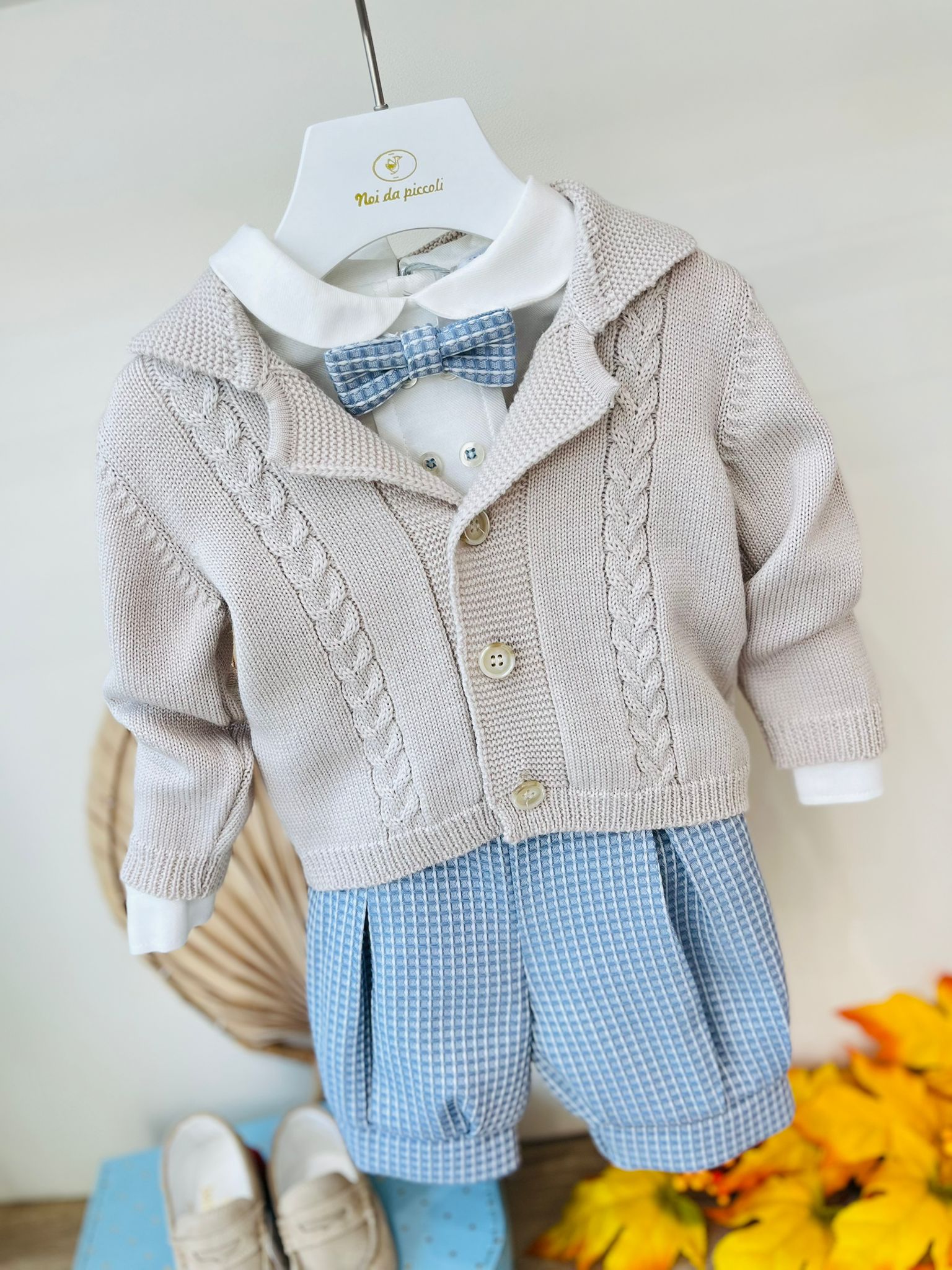 COMPLETO 4 PZ CERIMONIALE A QUADRATINI CIELO BEIGE - Noi da piccoli