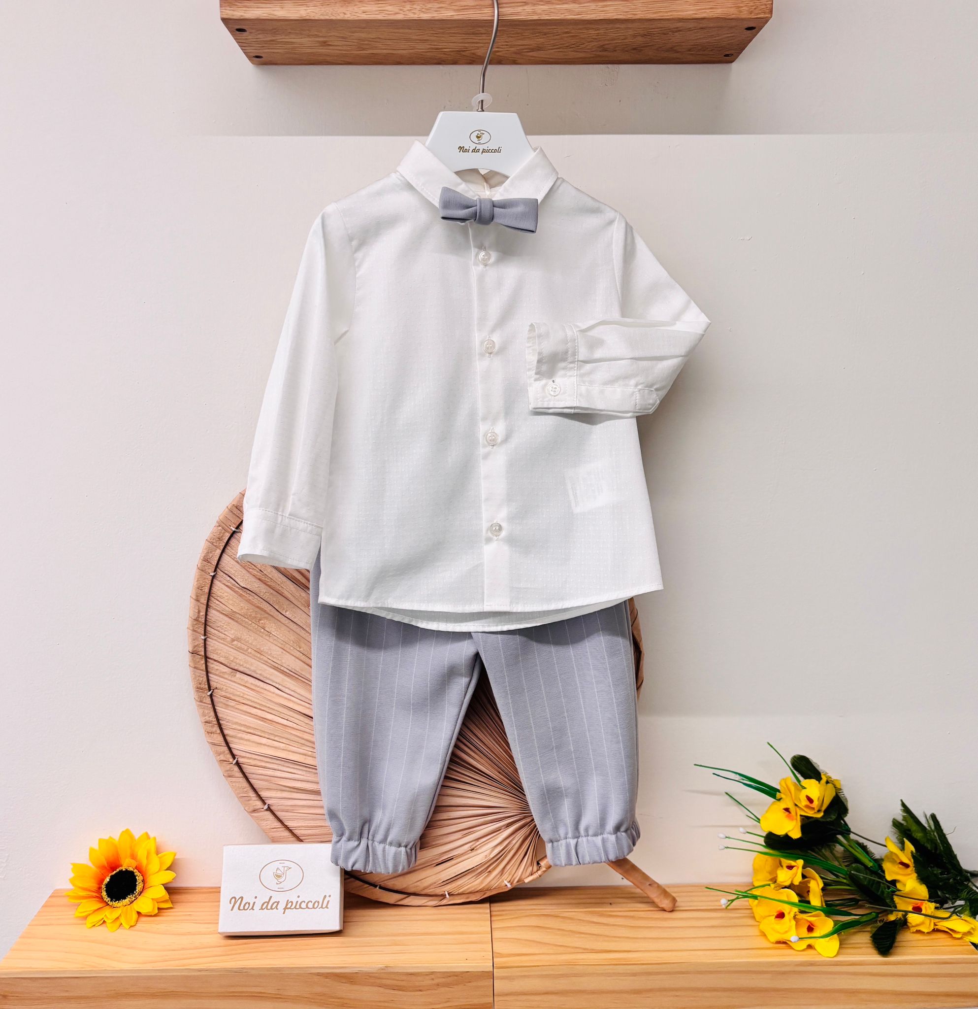 COMPLETO 4 PZ CERIMONIALE A RIGHE BIANCO E GRIGIO - Noi da piccoli