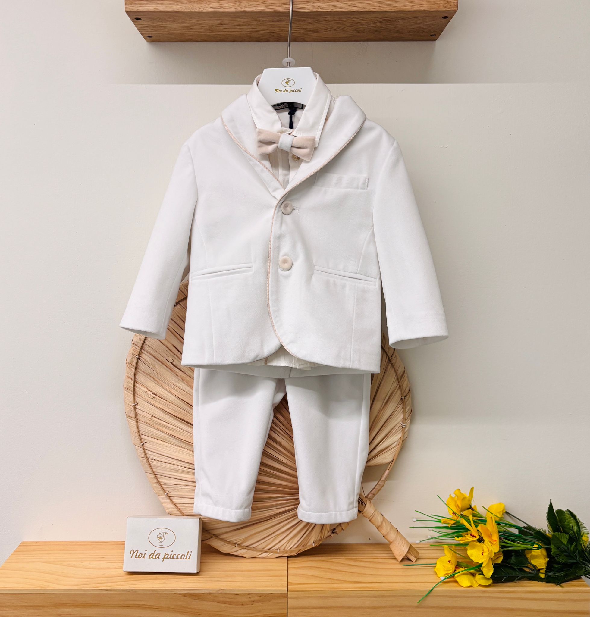 COMPLETO 4 PZ CERIMONIALE IN VELLUTINO BIANCO - Noi da piccoli