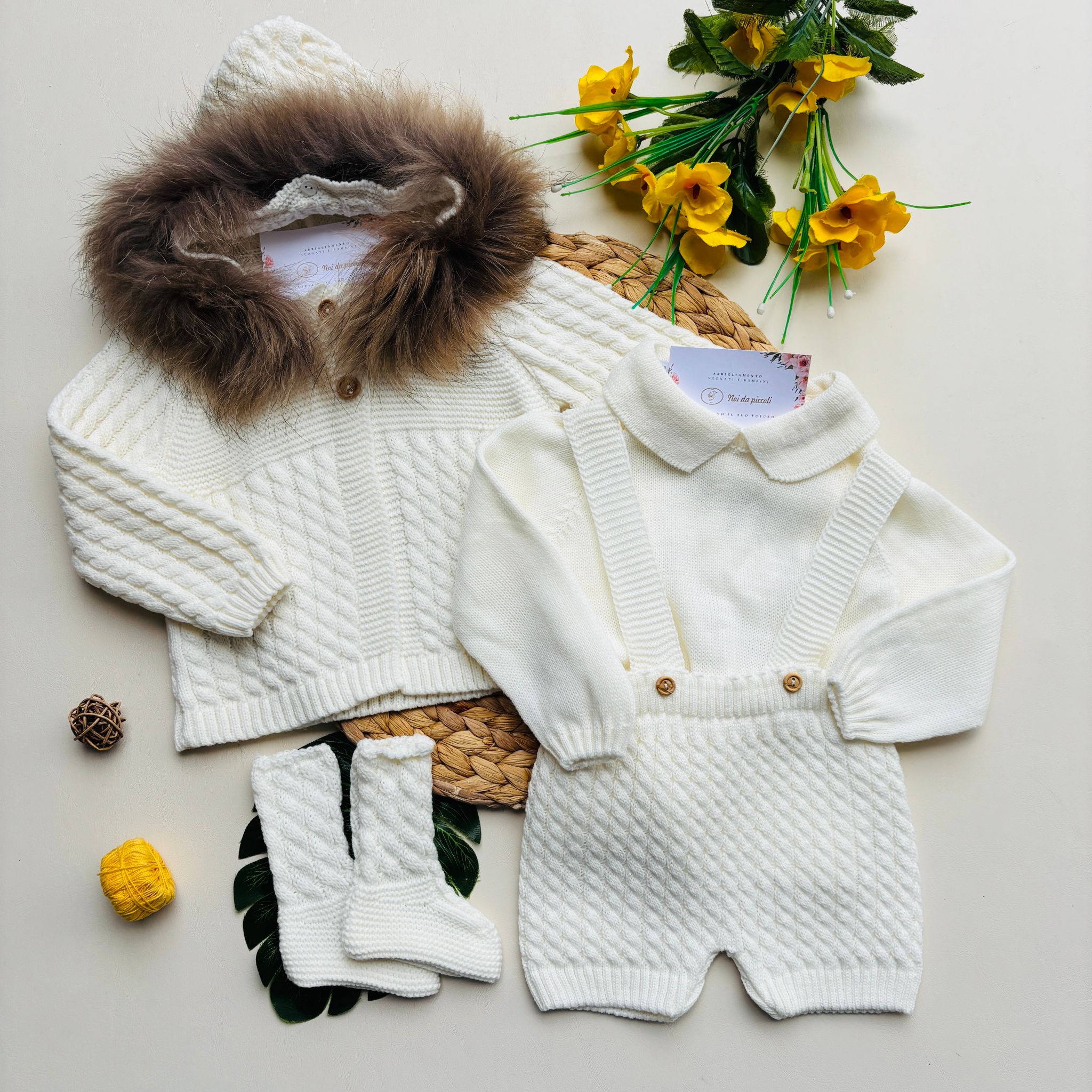 COMPLETO 4 PZ IN FILATO CALDO CRUDO - Noi da piccoli