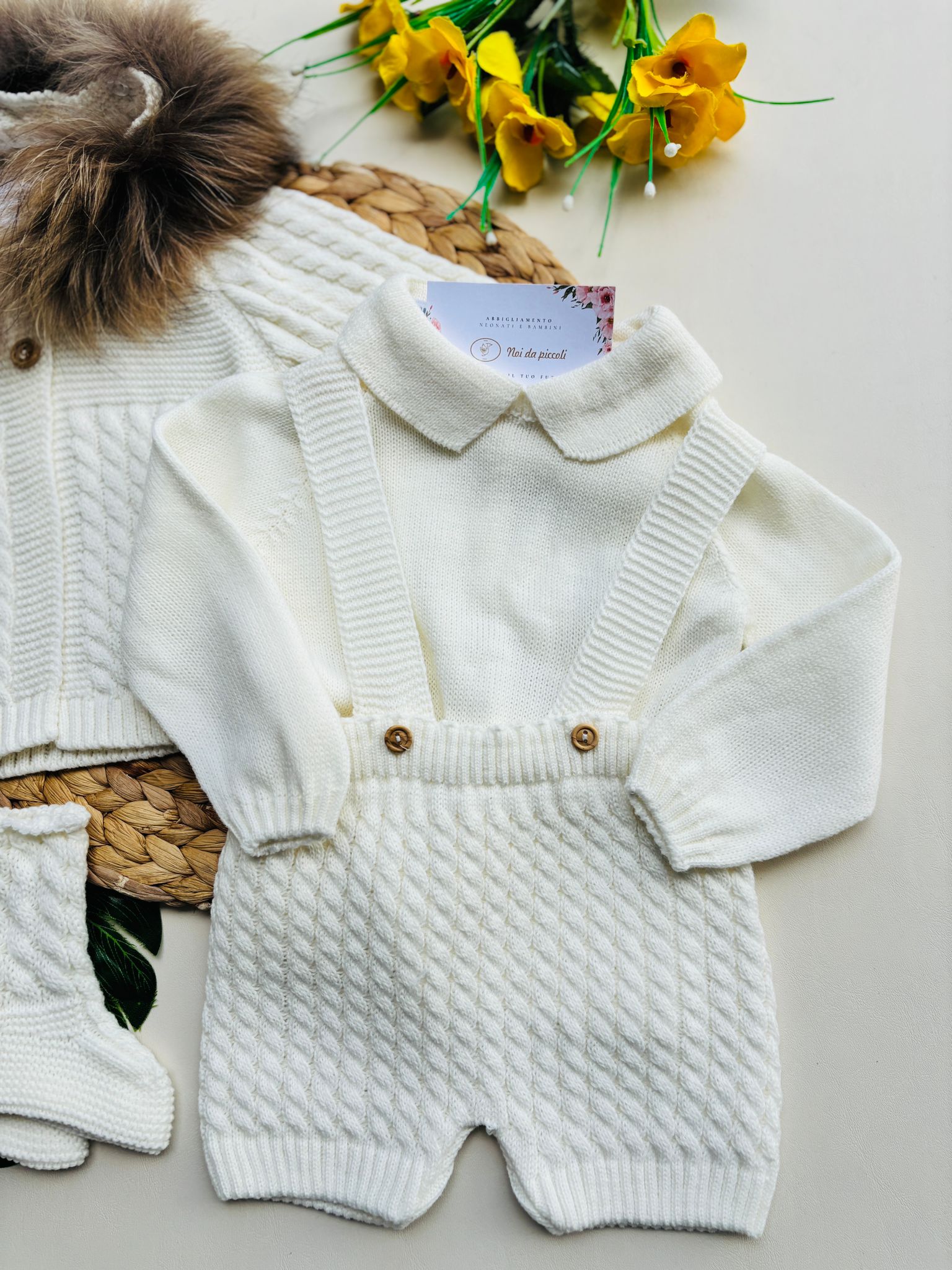 COMPLETO 4 PZ IN FILATO CALDO CRUDO - Noi da piccoli