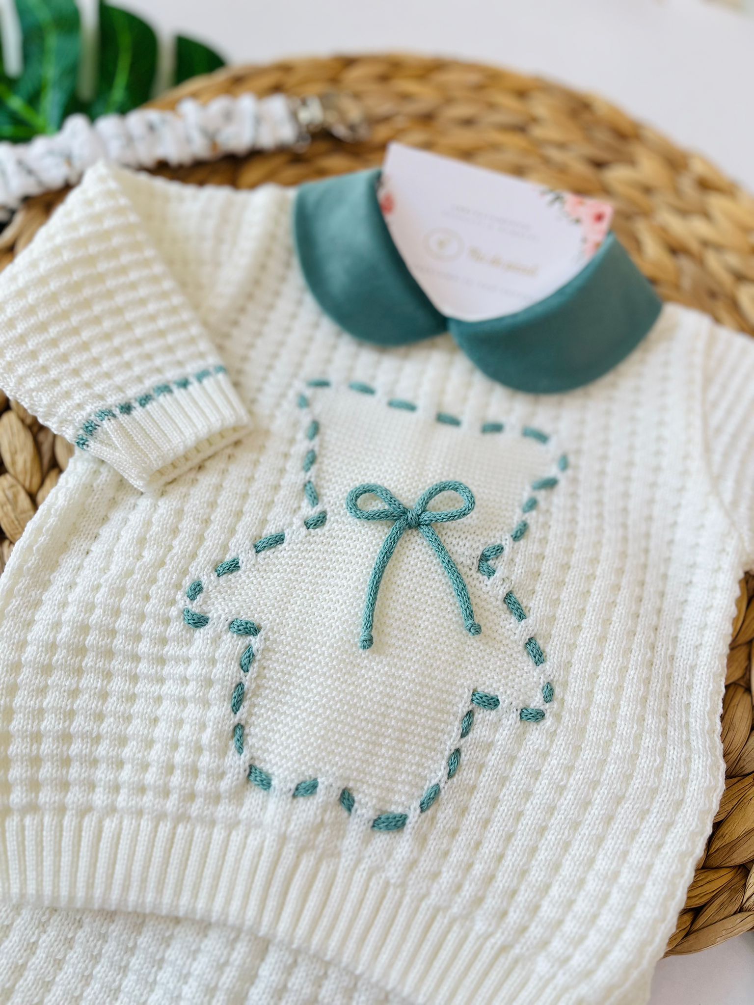 COMPLETO CON BABBUCCE 100% LANA VANIGLIA VERDE SALVIA - Noi da piccoli