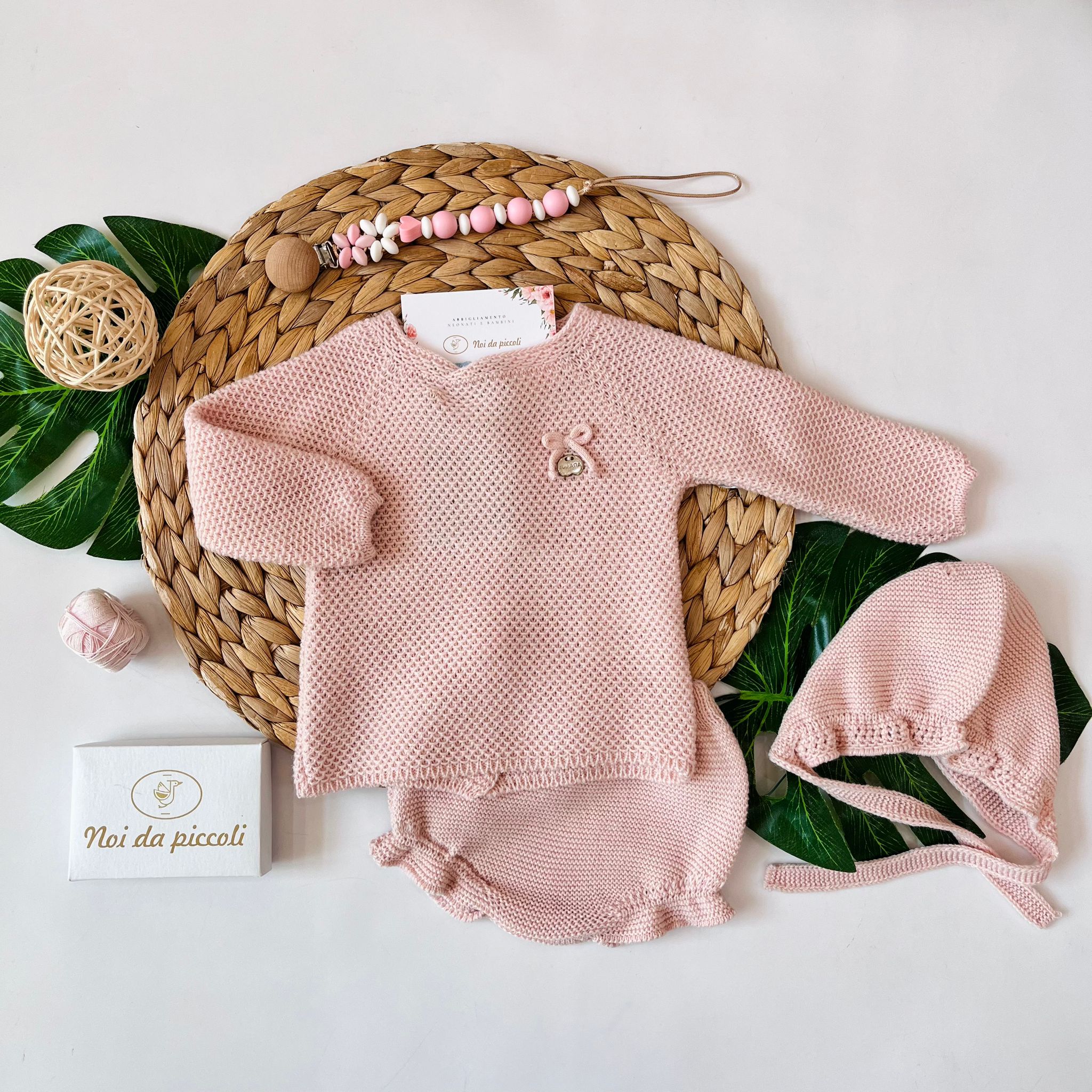 COMPLETO CON CUFFIETTA FILATO CALDO MILKY ROSE - Noi da piccoli