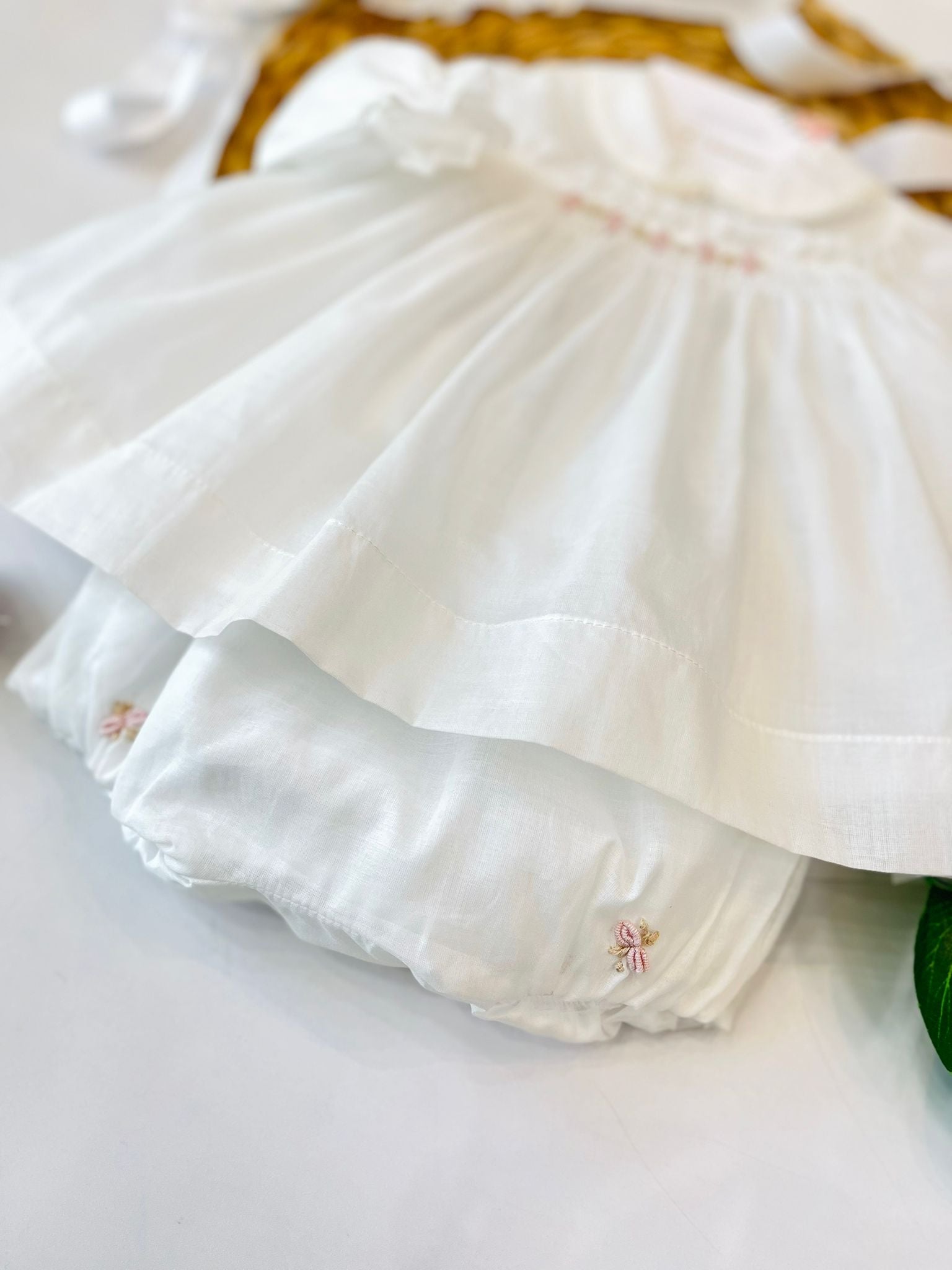 COMPLETO RICAMATO A MANO 100 % COTONE VANIGLIA ROSA - Noi da piccoli