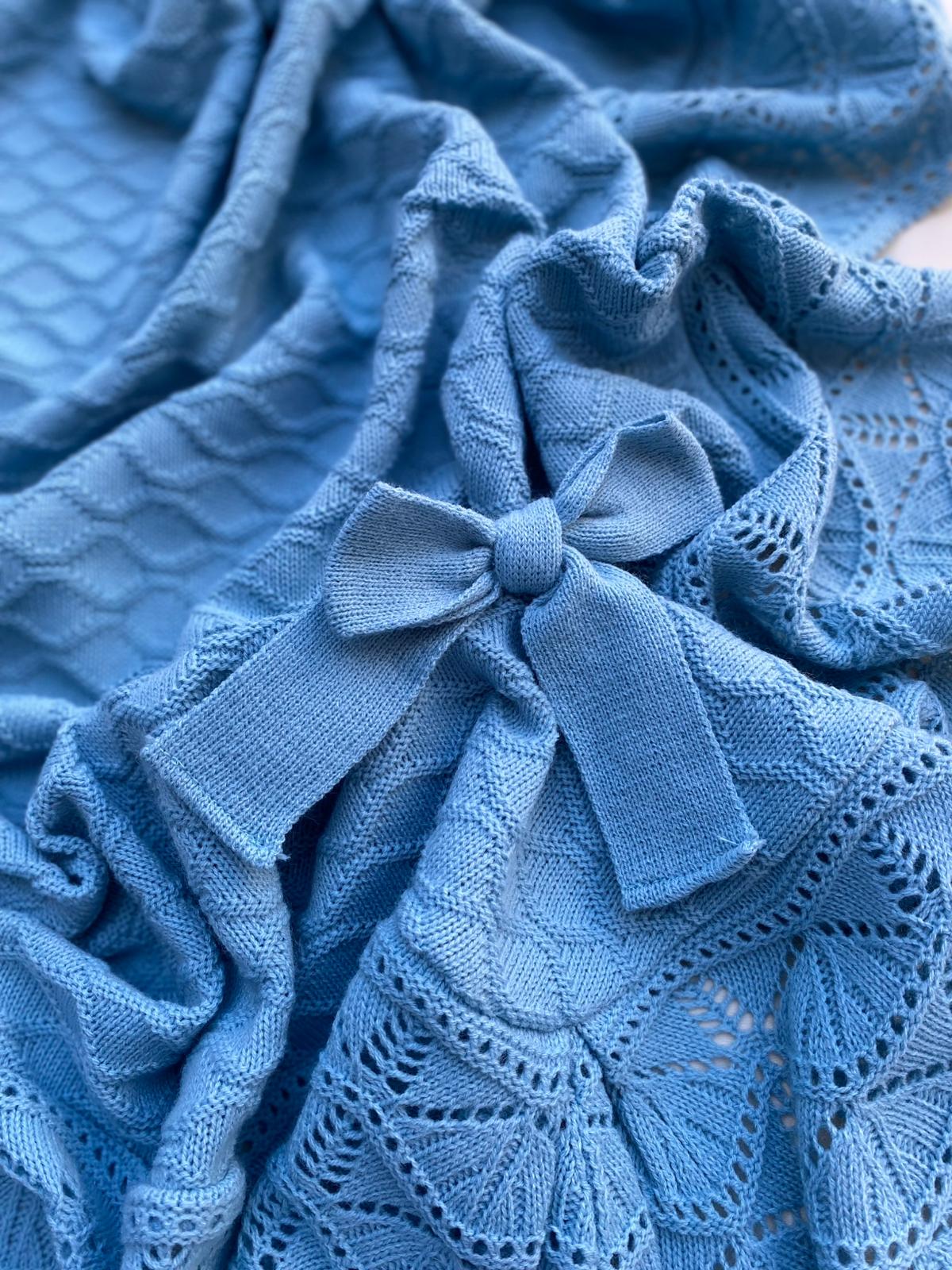 COPERTA IN FILATO CALDO CON FIOCCHETTO 100% ACRILICO AZUL - Noi da piccoli