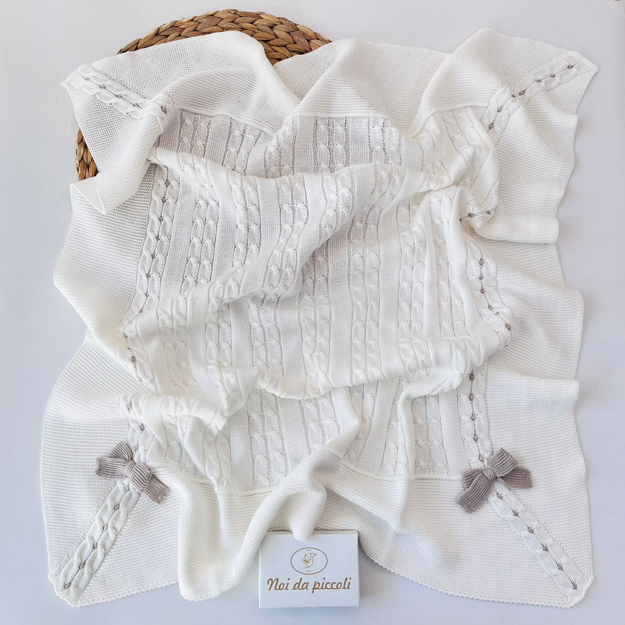 COPERTINA CON FIOCCHETTINO 100% FILO DI COTONE VANIGLIA NOCE - Noi da piccoli