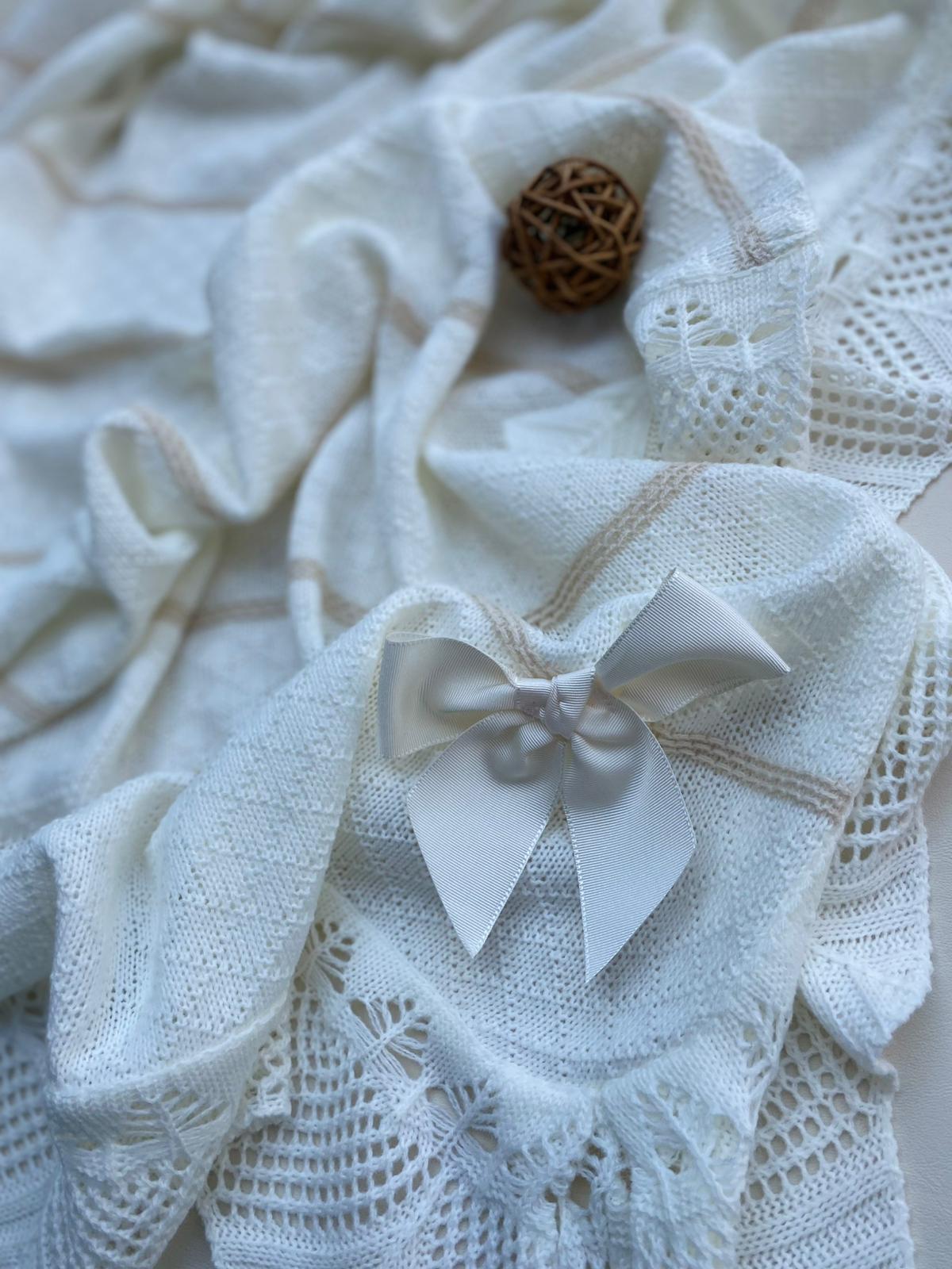 COPERTINA CON FIOCCO FILATO CALDO AVORIO NIKA - Noi da piccoli