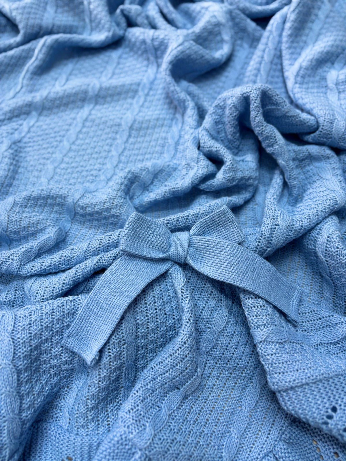 COPERTINA CON FIOCCO FILATO CALDO AZZURRO - Noi da piccoli
