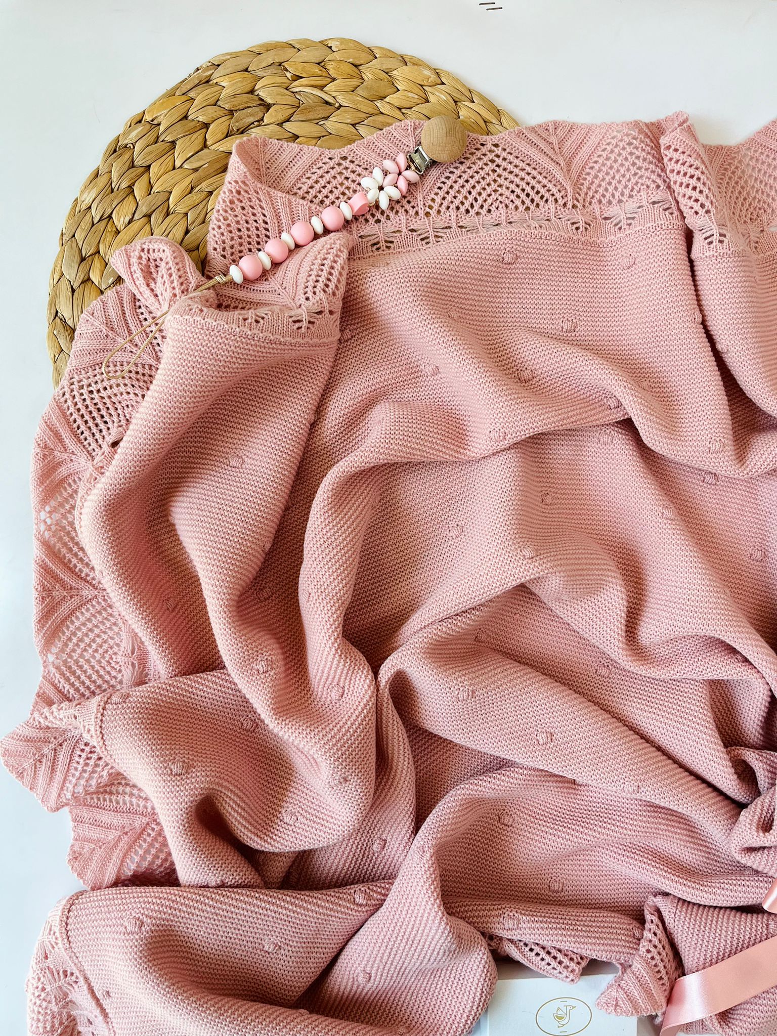 COPERTINA CON FIOCCO FILATO CALDO IN 100% ACRILICO ROSA ANTICO - Noi da piccoli