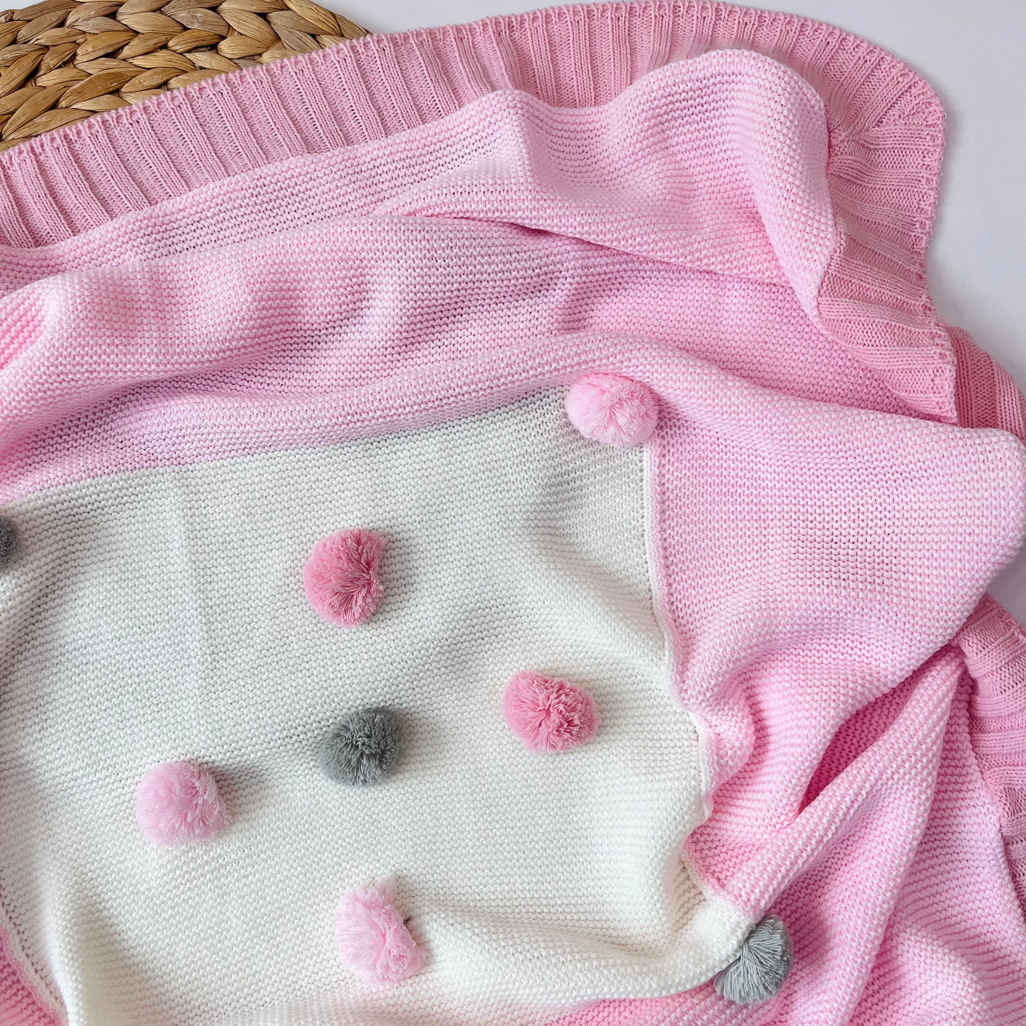 COPERTINA CON PON POM COLORATI FILATO PANNA - Noi da piccoli