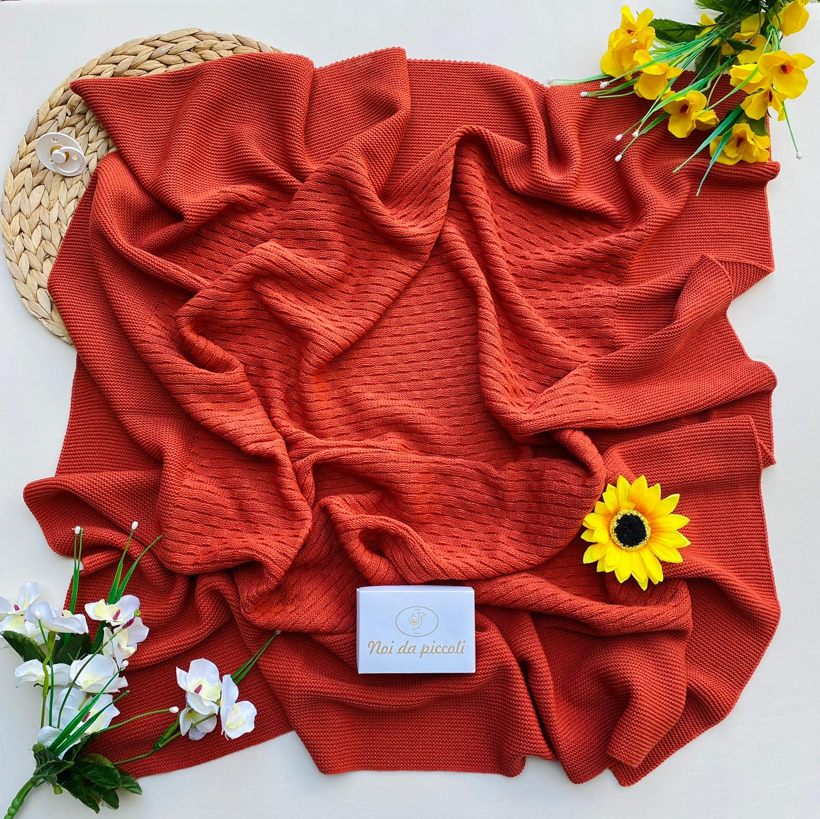 COPERTINA CON RICAMI FILATO CALDO RUGGINE - Noi da piccoli