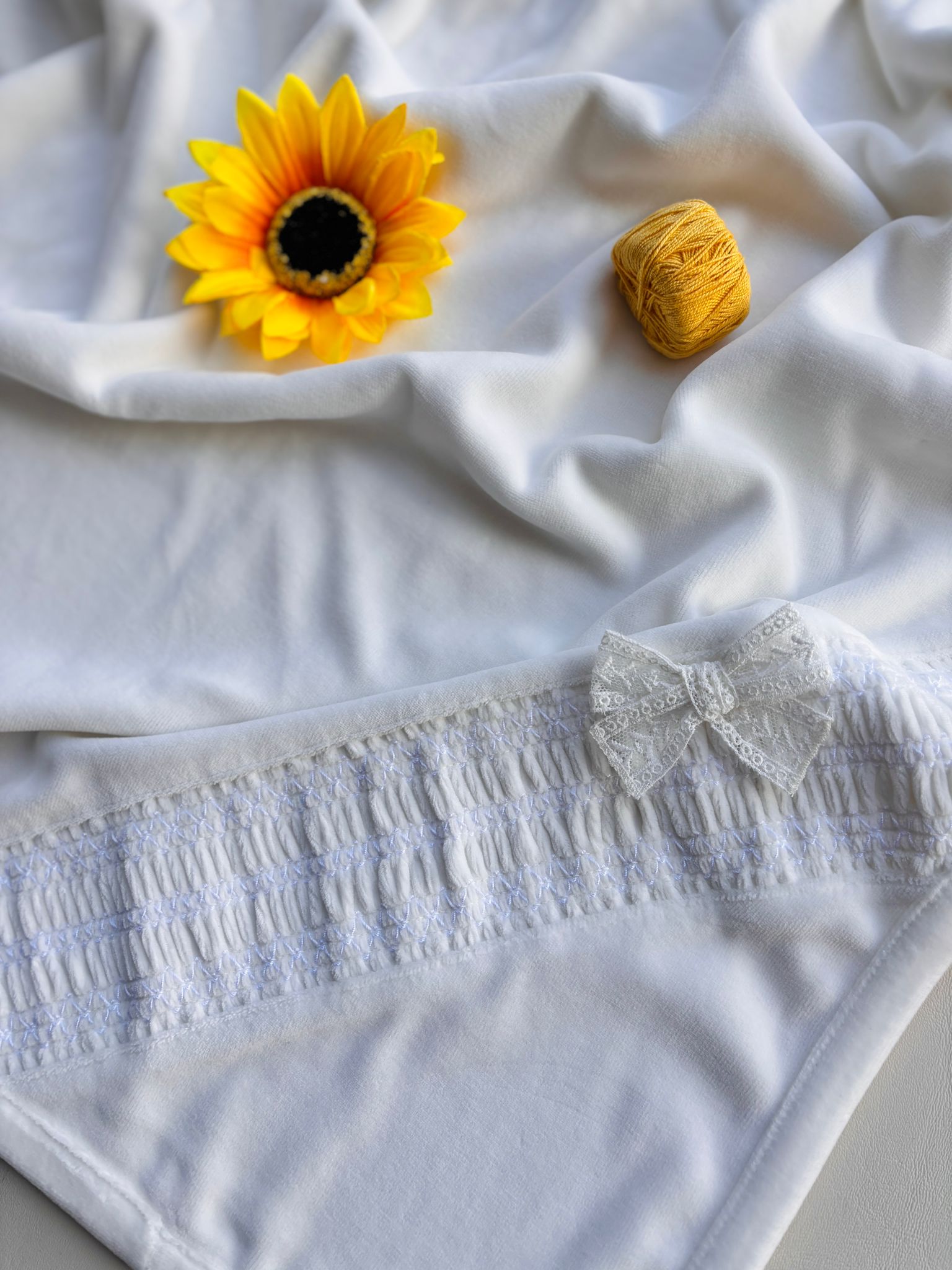 COPERTINA IN CINIGLIA CON FIOCCHETTO RICAMATO BIANCO - Noi da piccoli