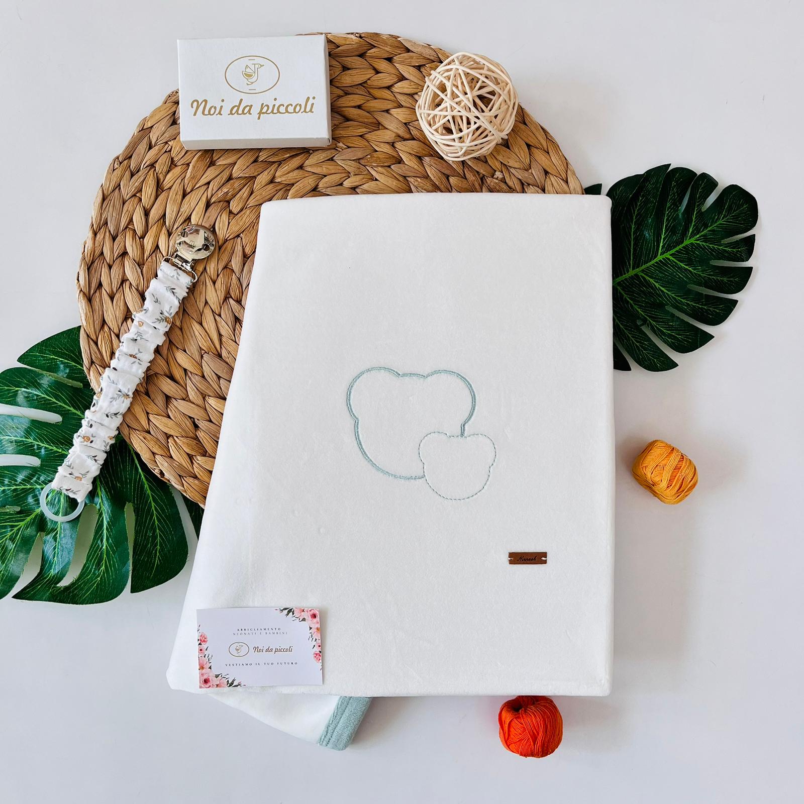 COPERTINA IN CINIGLIA CON ORSETTI PANNA VERDE - Noi da piccoli