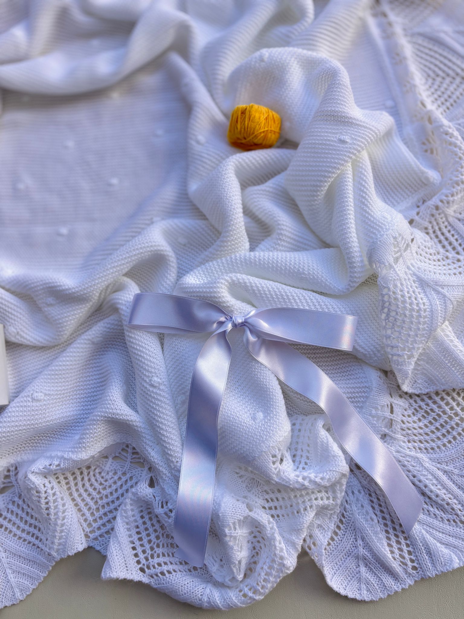 COPERTINA IN FILATO CALDO BIANCO - Noi da piccoli