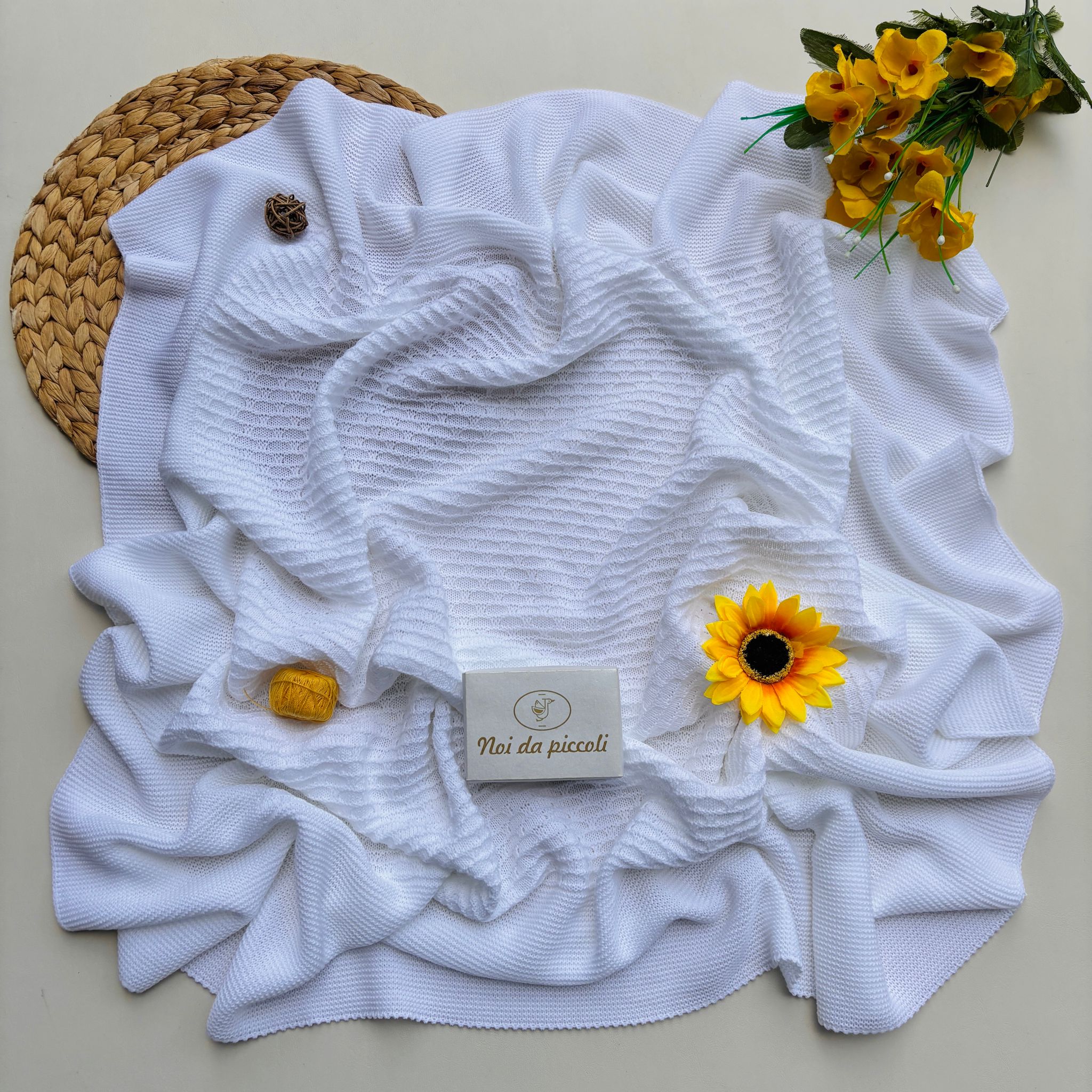 COPERTINA IN FILATO CALDO CRUDO - Noi da piccoli