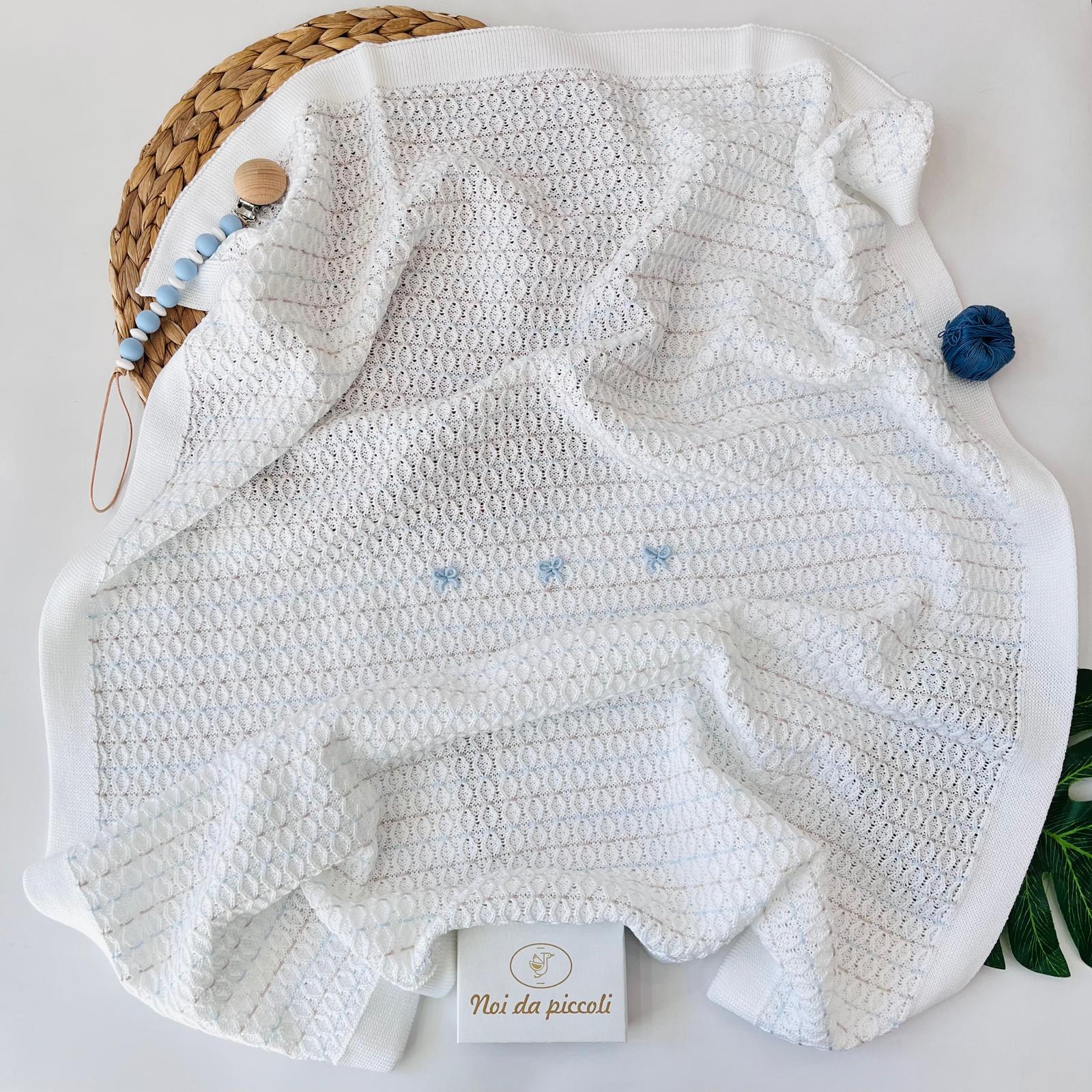 COPERTINA IN FILO DI COTONE 3 FIOCCHETTI POLVERE NOCE - Noi da piccoli