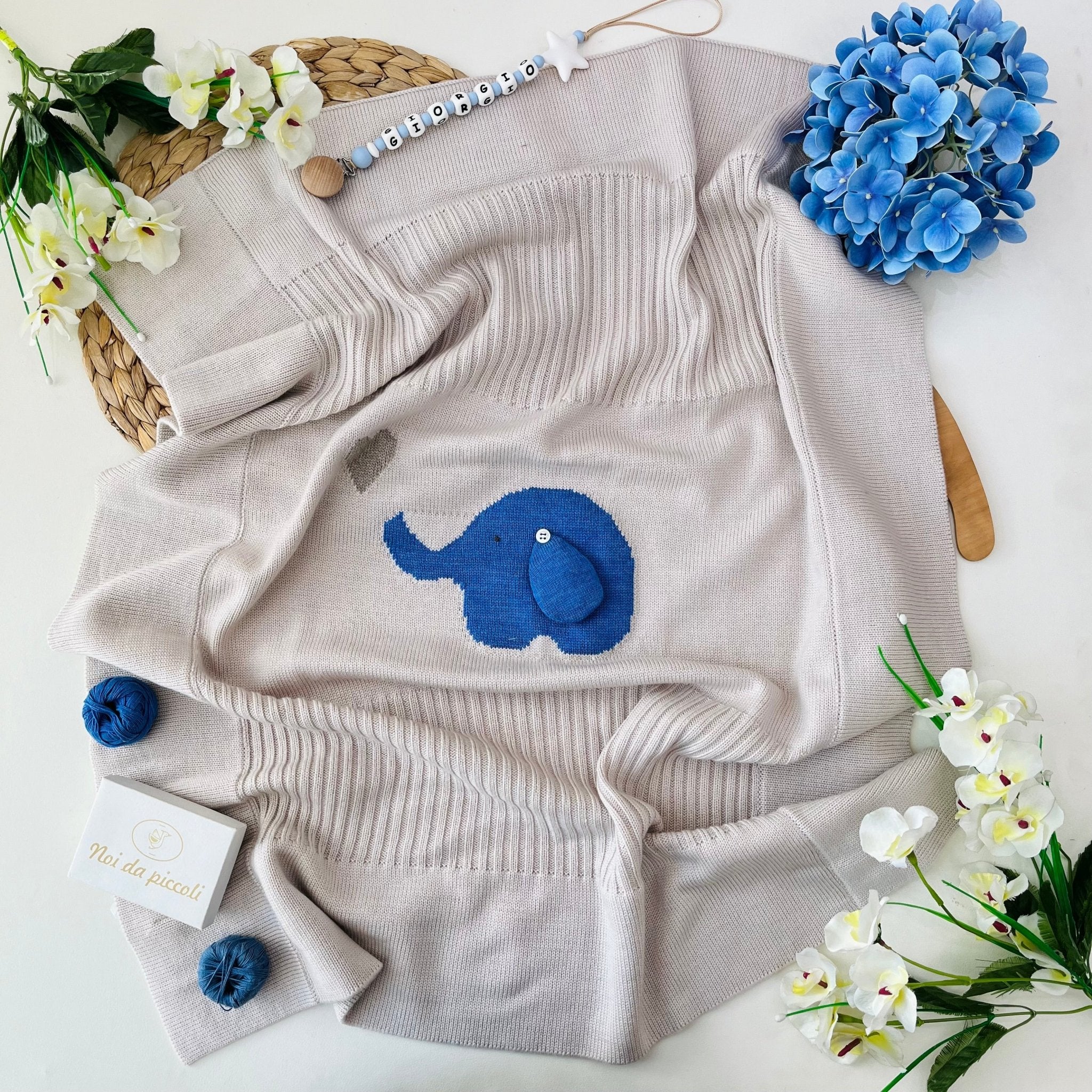 COPERTINA IN LANA MERINO BEIGE AZZURRO ELEFANTINO - Noi da piccoli