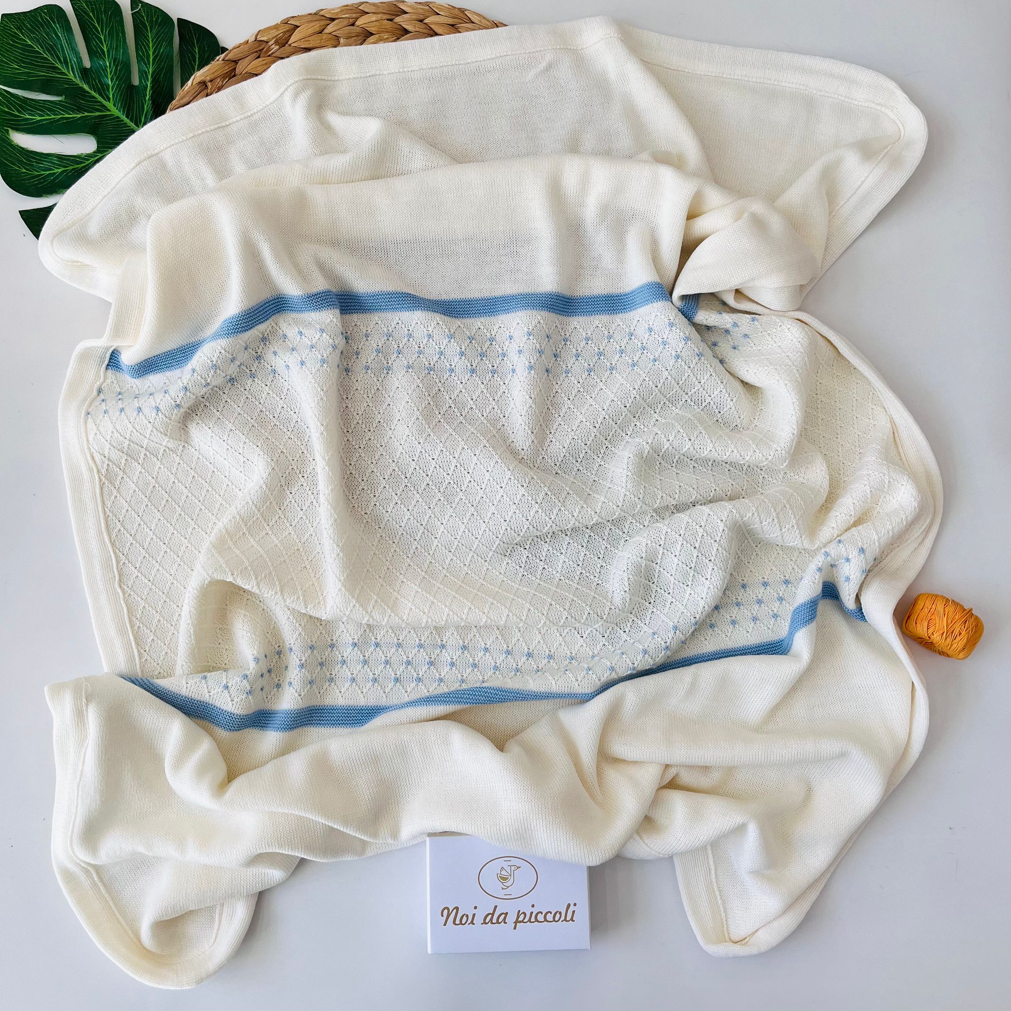 COPERTINA PICCOLI ROMBI FILATO CALDO PANNA CELESTONE - Noi da piccoli
