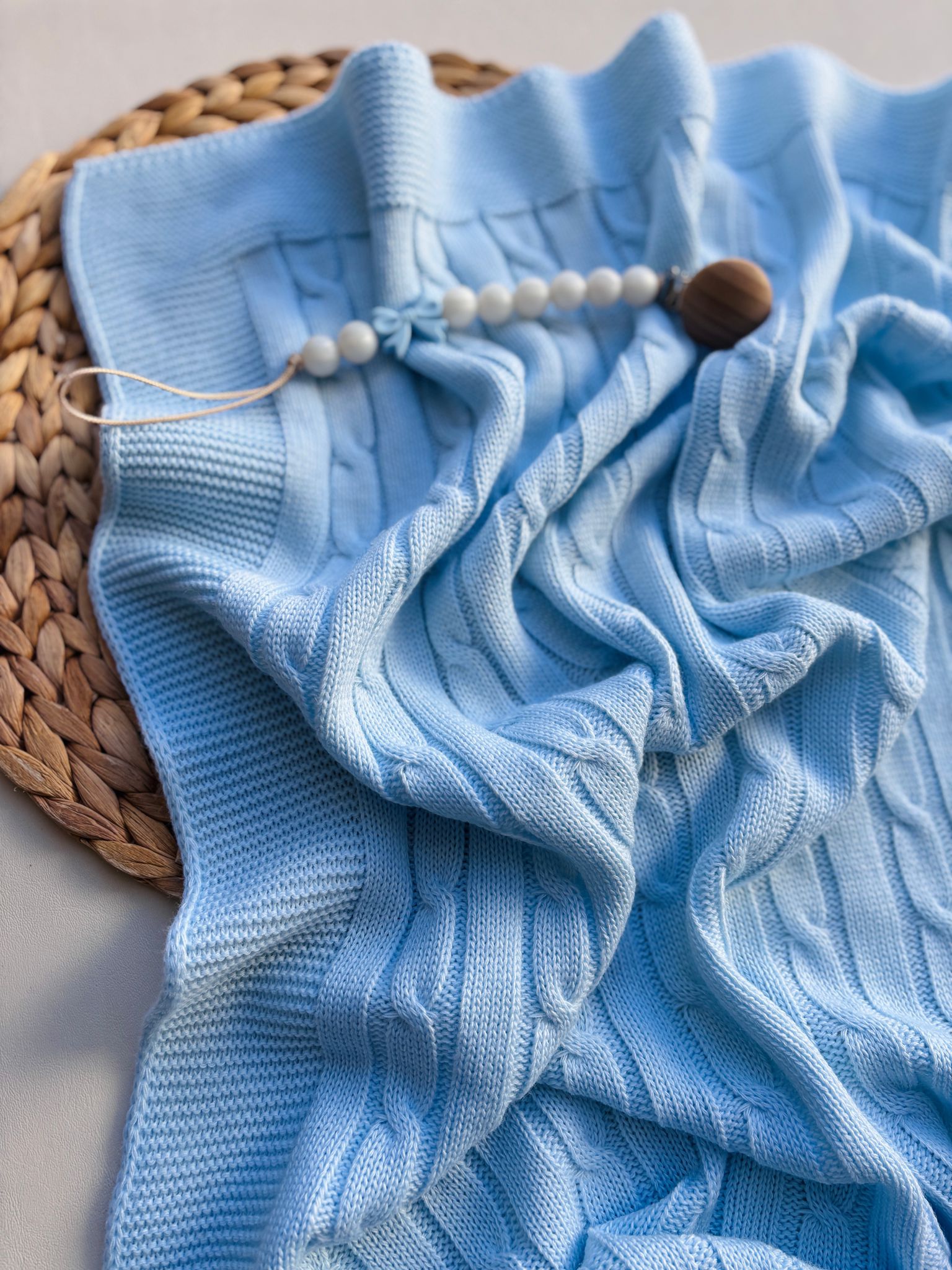 COPERTINA TRENZAS FILATO CALDO CELESTE - Noi da piccoli