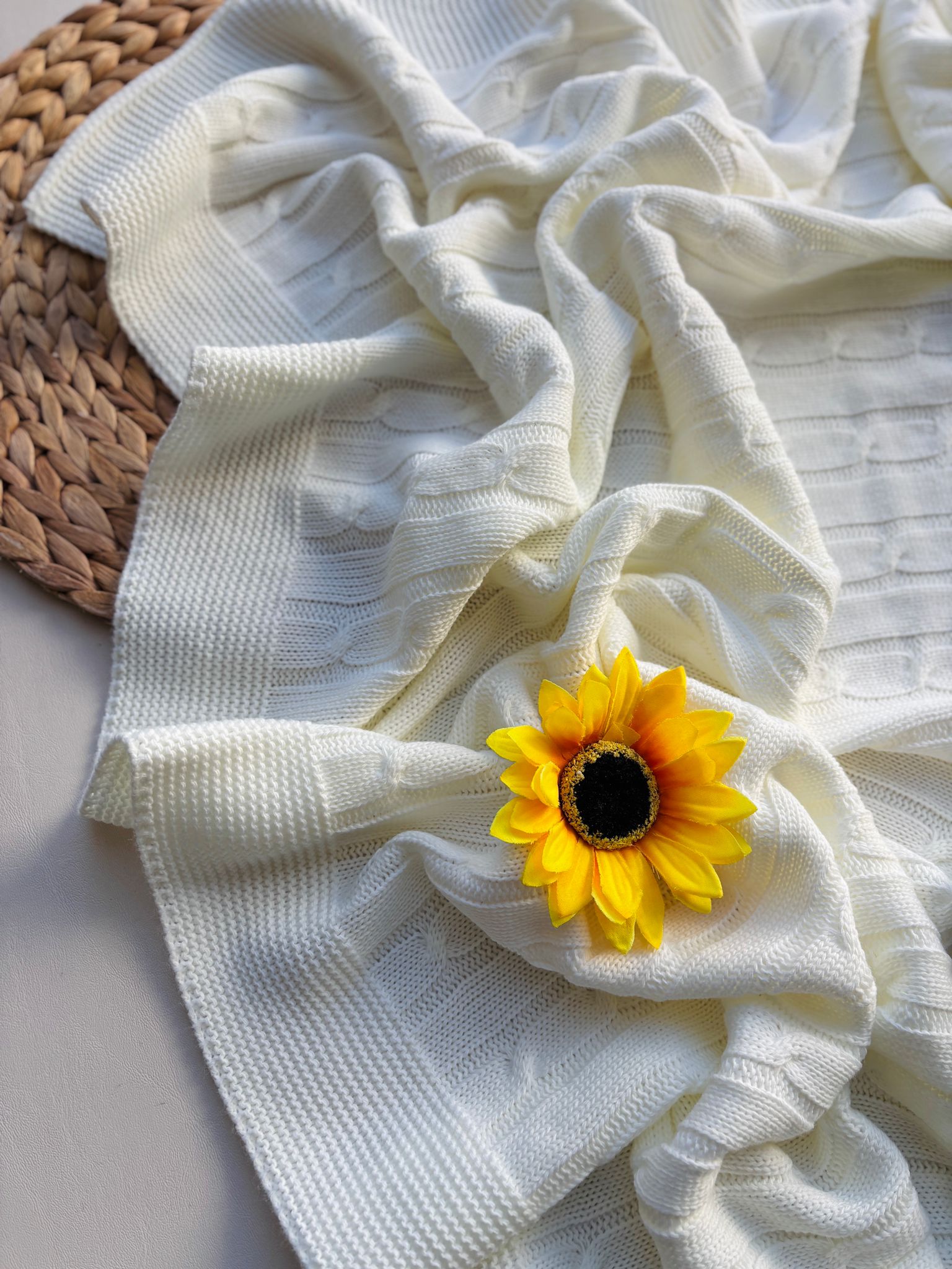 COPERTINA TRENZAS FILATO CALDO CRUDO - Noi da piccoli