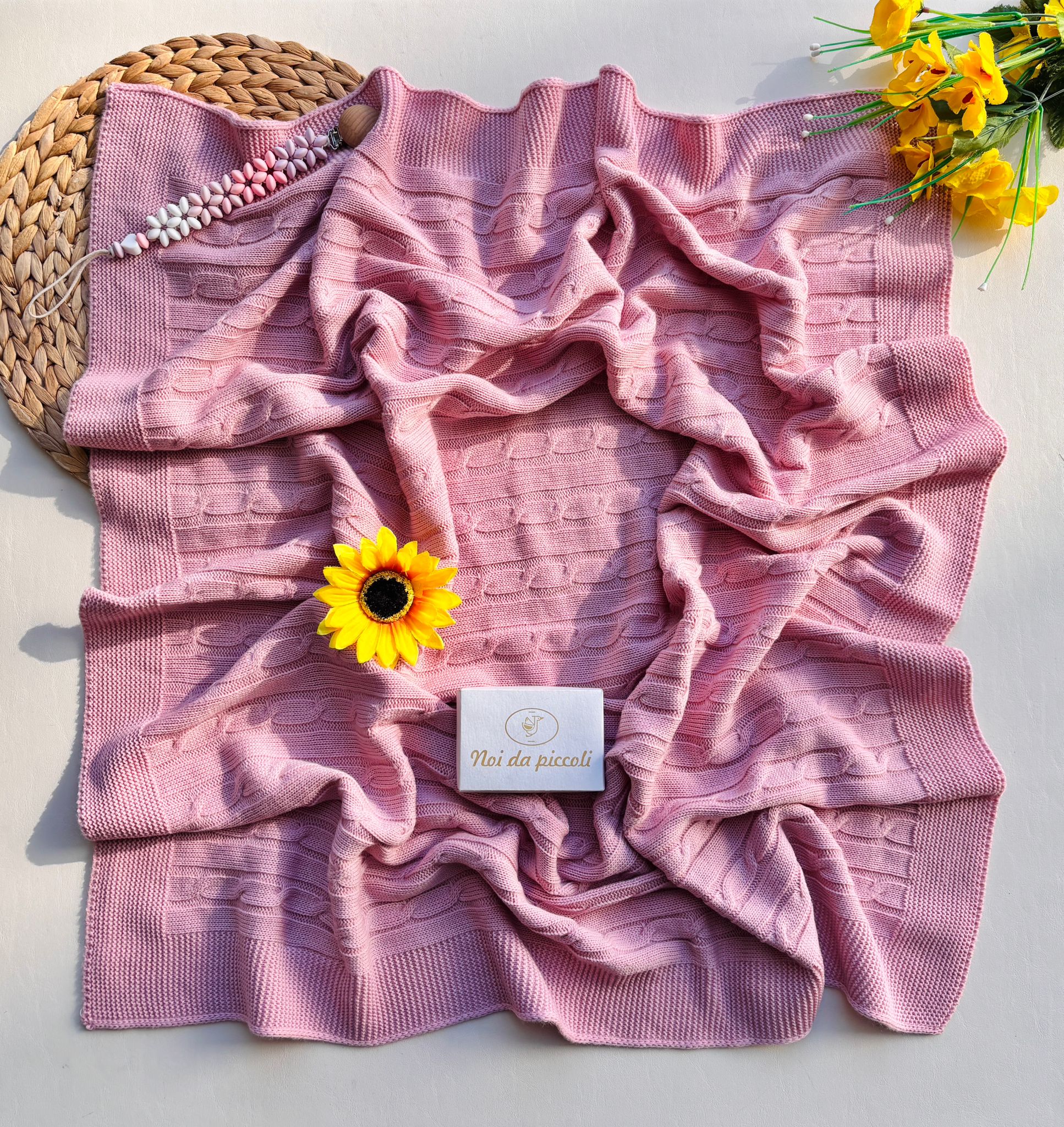 COPERTINA TRENZAS FILATO CALDO ROSA MAQUILLAJE - Noi da piccoli