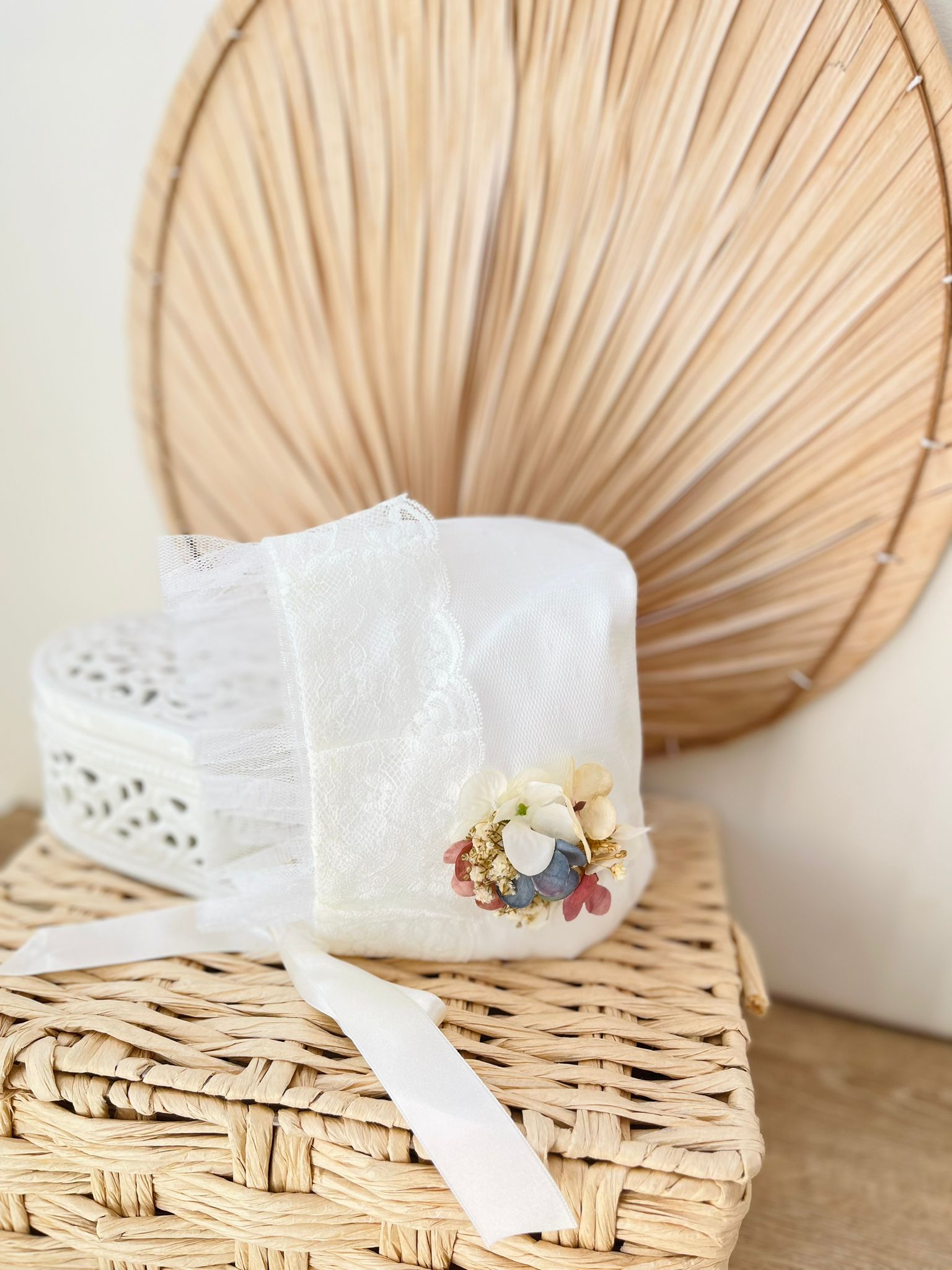 CUFFIA BIANCO CON FIORI - Noi da piccoli