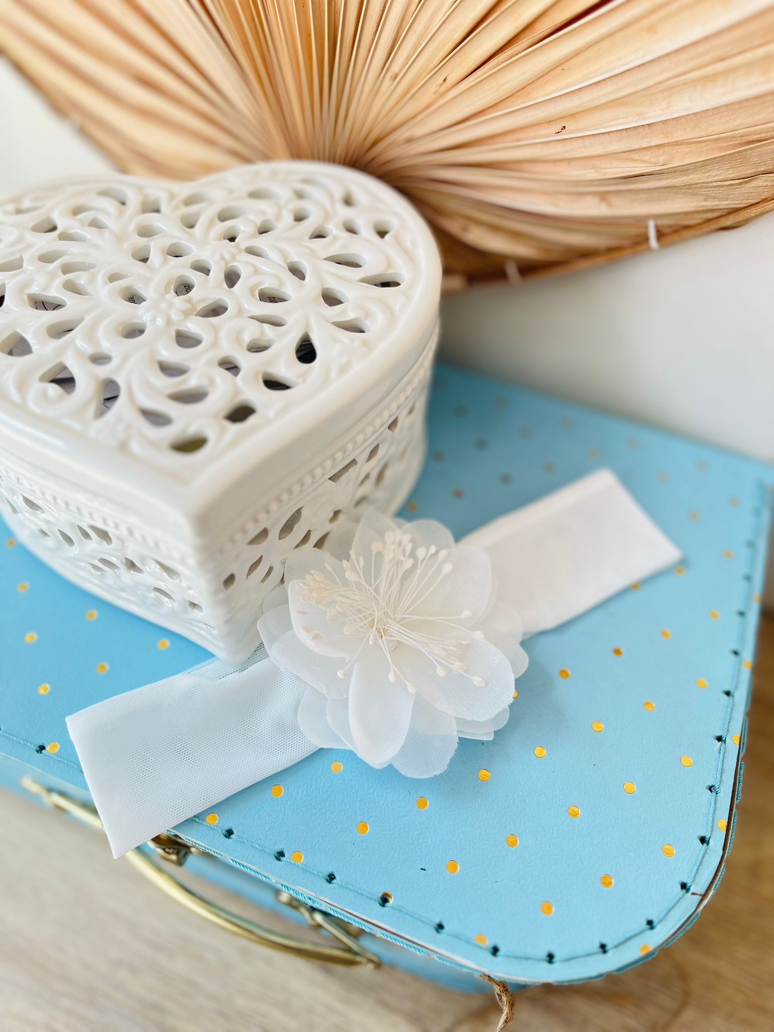 FASCIA CON FIORE IN VELO BIANCO - Noi da piccoli