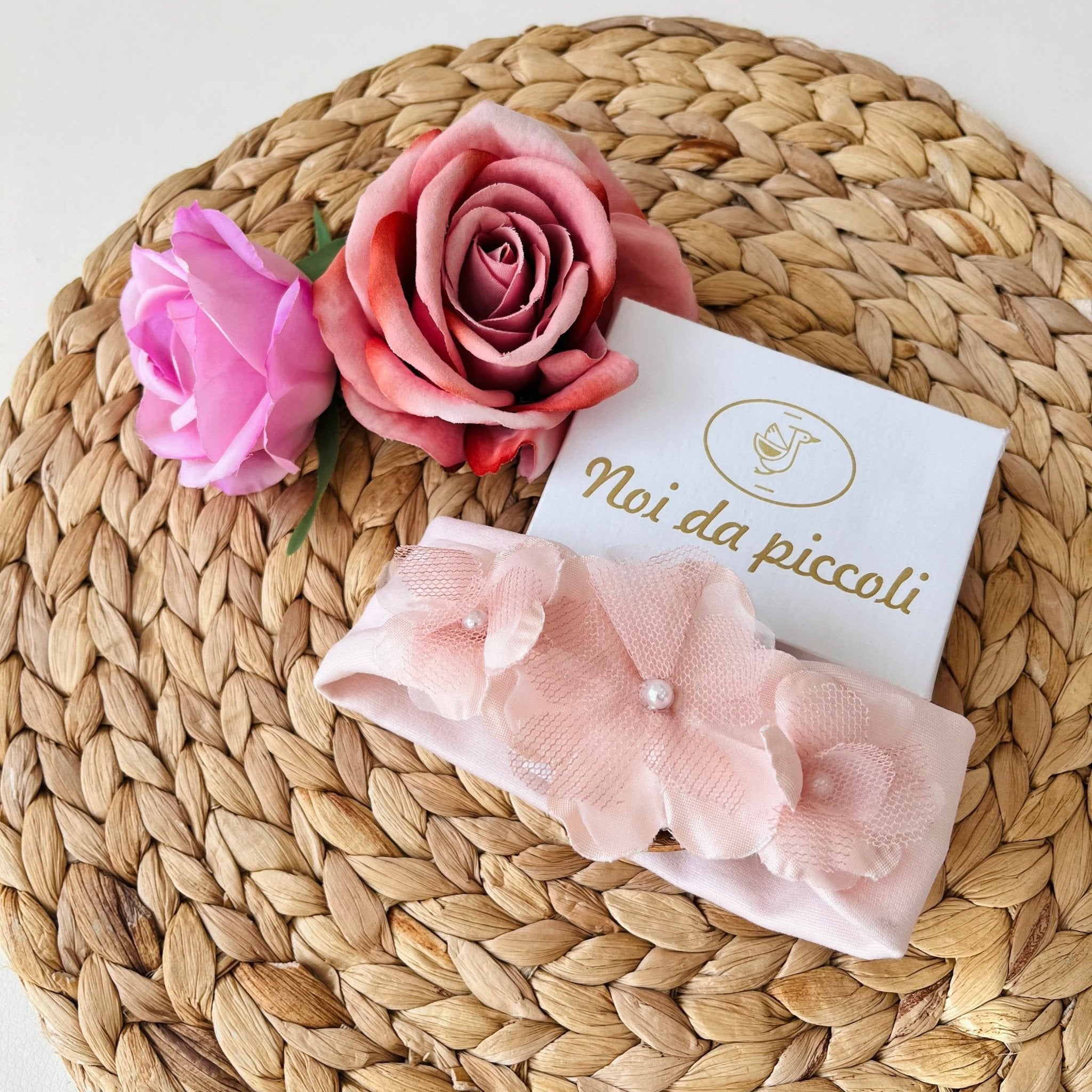 FASCIA ROSA FIORI E TULLE ORO - Noi da piccoli