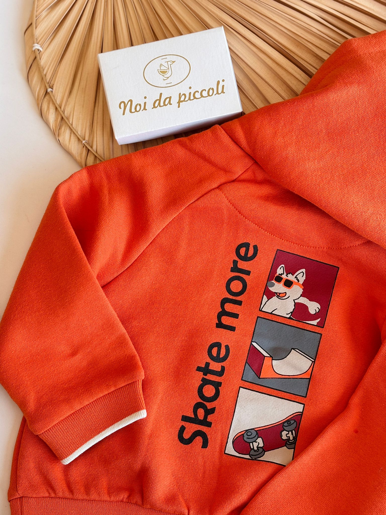 FELPA CON CAPPUCCIO E DISEGNINI Arancione - Noi da piccoli