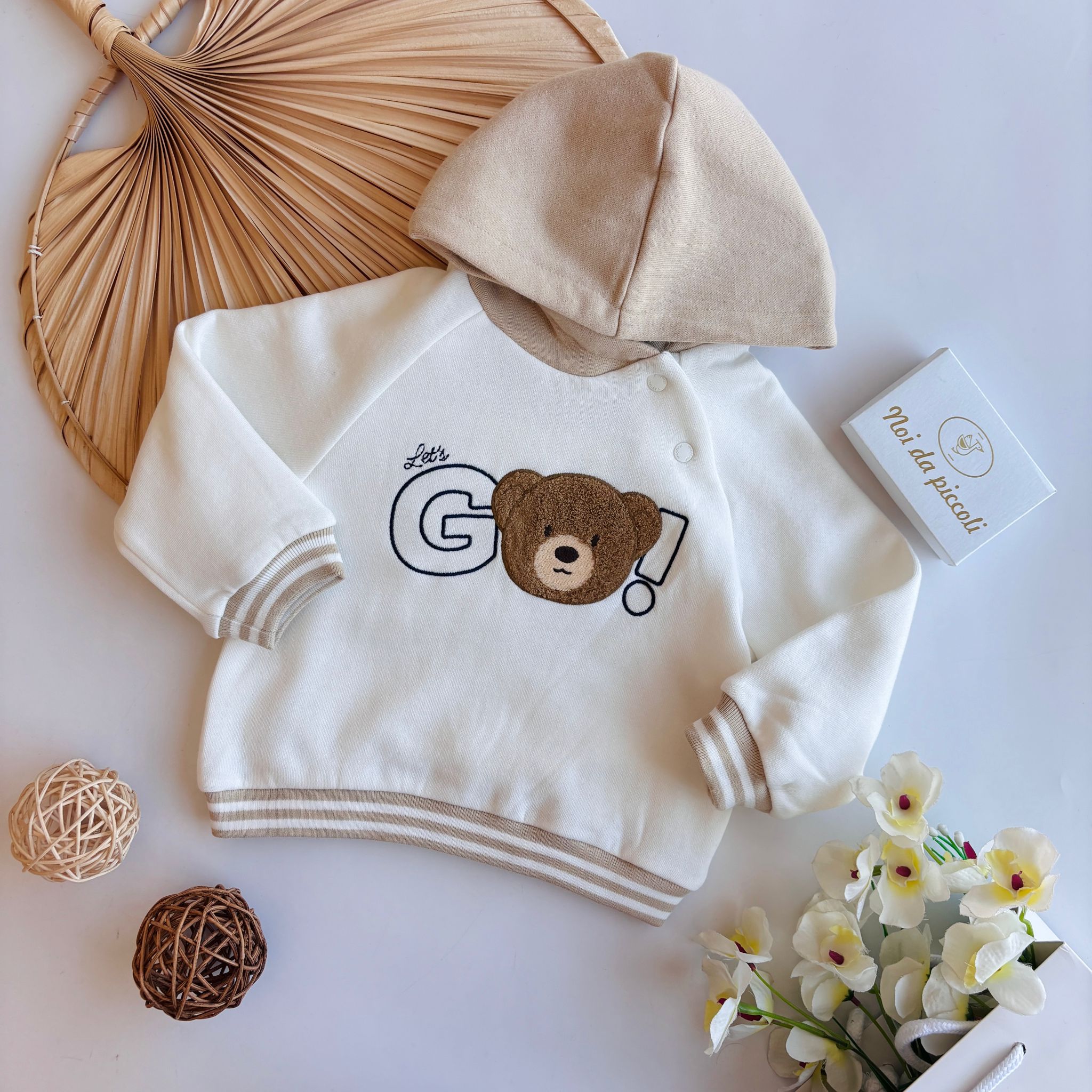 FELPA CON CAPPUCCIO IN CALDO COTONE CON ORSETTO BIANCO BEIGE - Noi da piccoli
