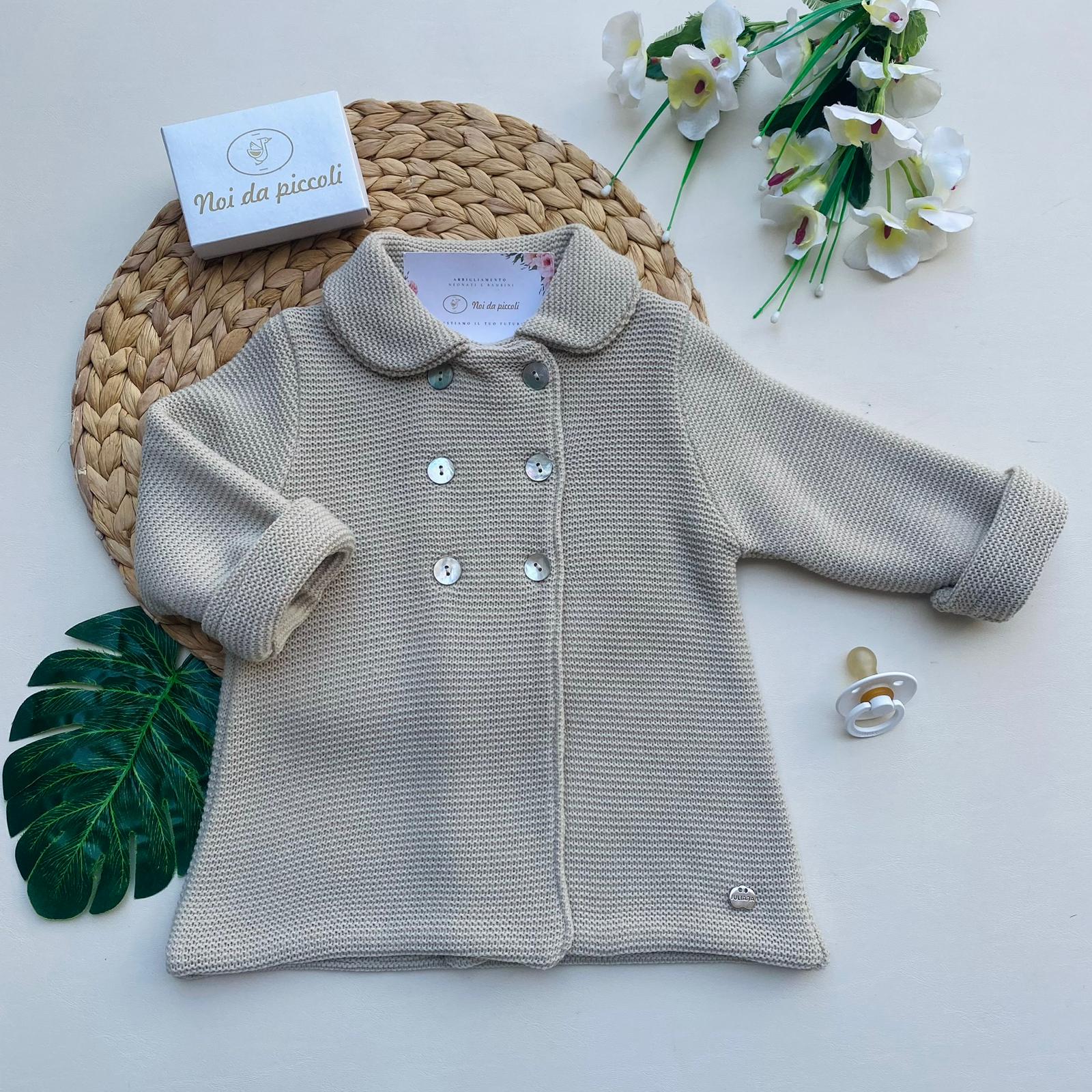 GIUBBOTTINO CON BOTTONCINI IN MADREPERLA FILATO CALDO SABBIA - Noi da piccoli