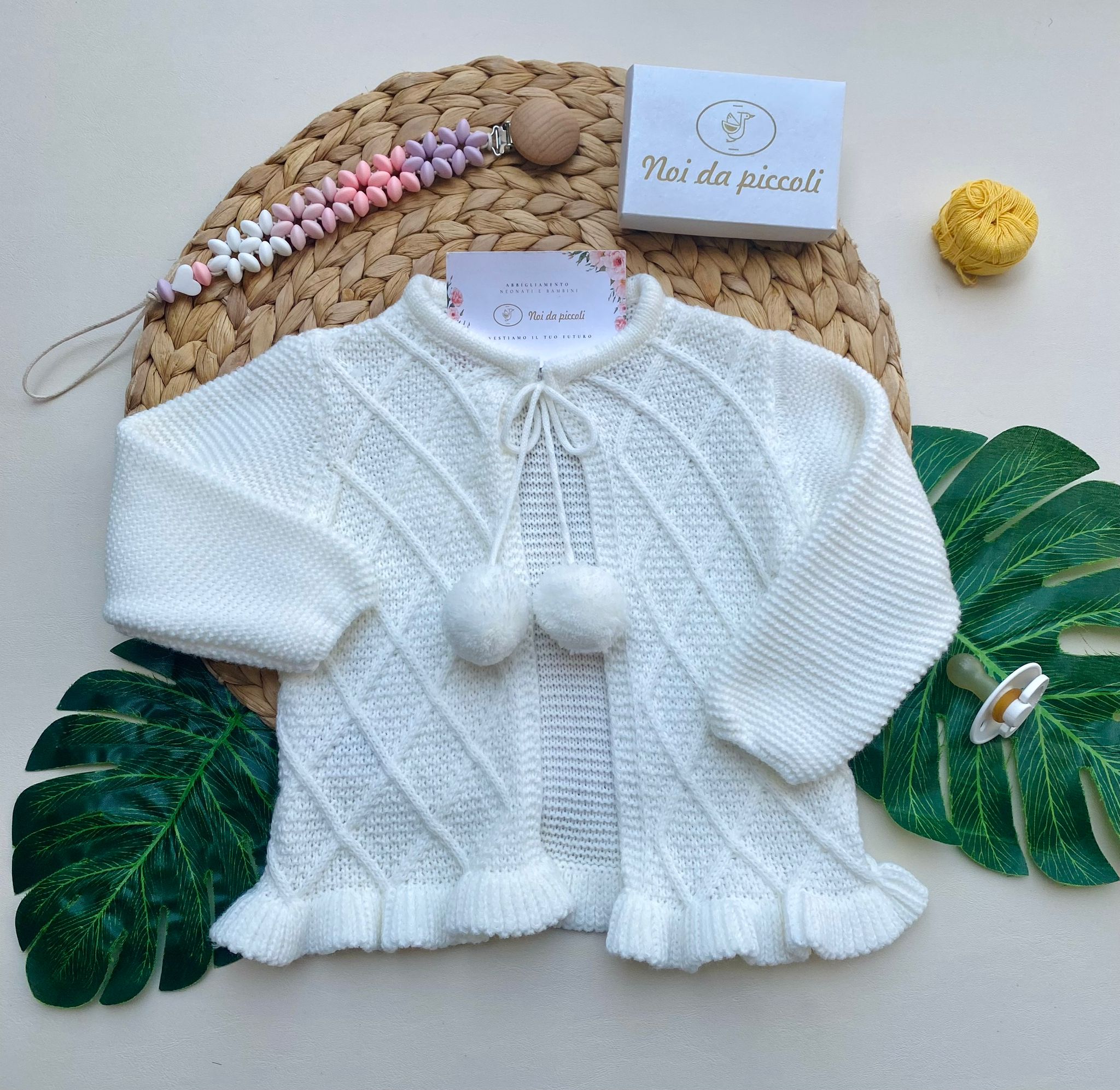 GOLFINO CON RICAMI FILATO CALDO CRUDO - Noi da piccoli