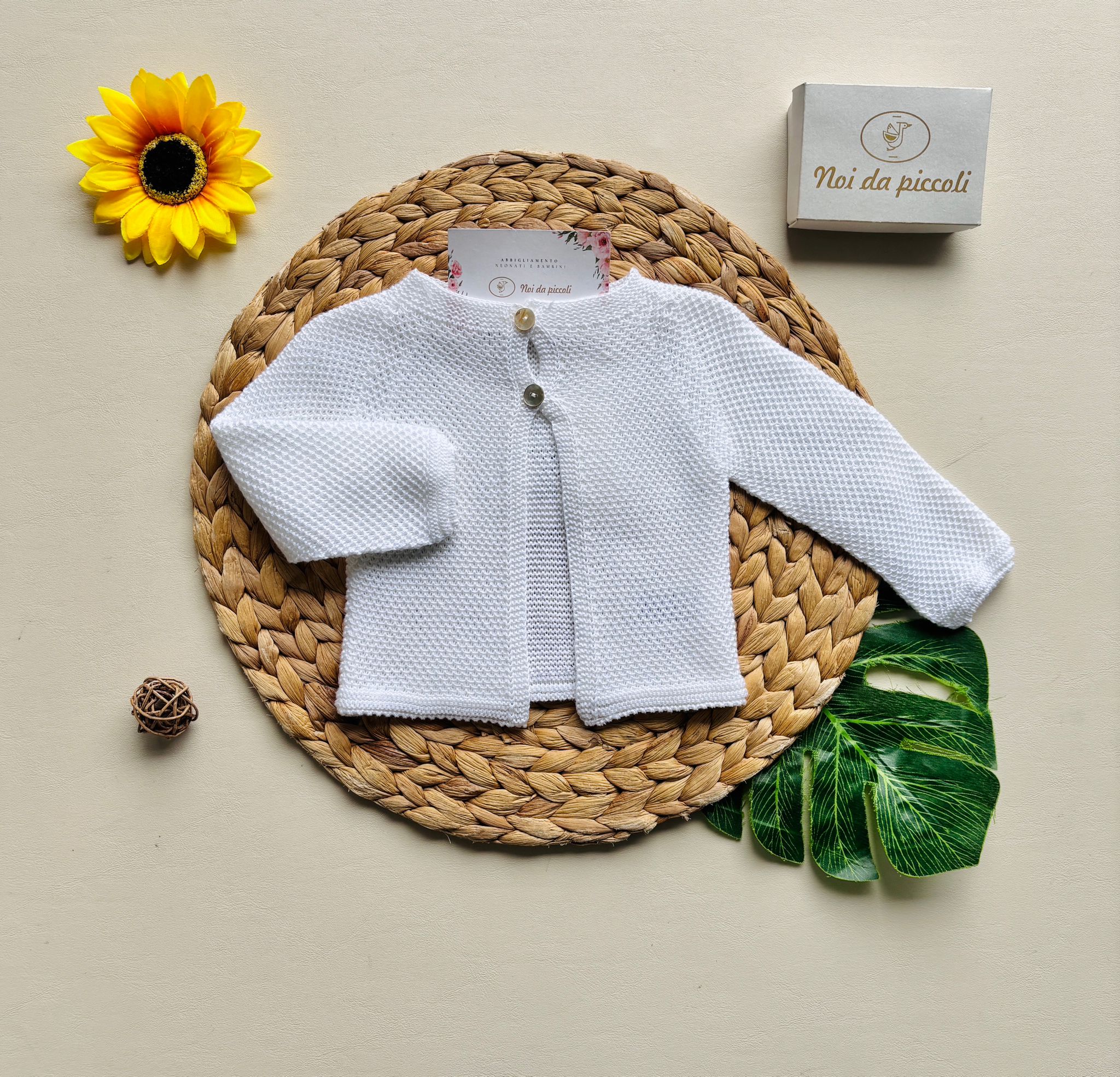 GOLFINO IN FILO CON RICAMI E BOTTONCINI BLANCO - Noi da piccoli