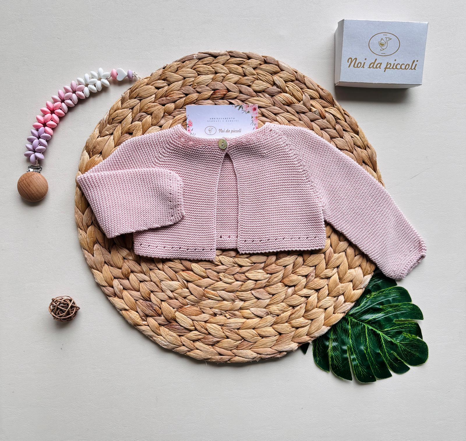 GOLFINO IN FILO CORTO CON BOTTONCINO IN MADREPERLA ROSA - Noi da piccoli