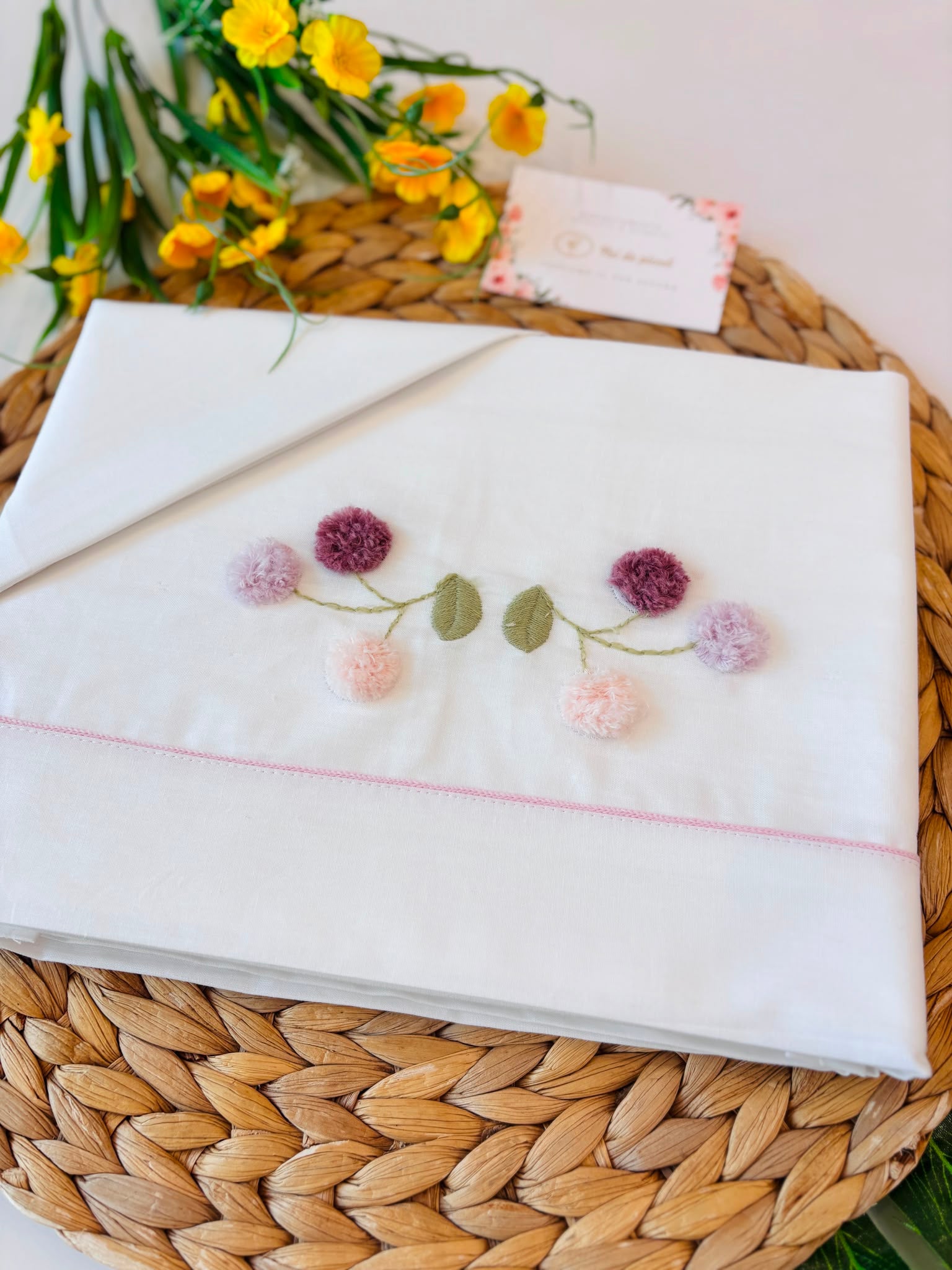 SET LENZUOLA  IN COTONE BIANCO FIORI PONPOM