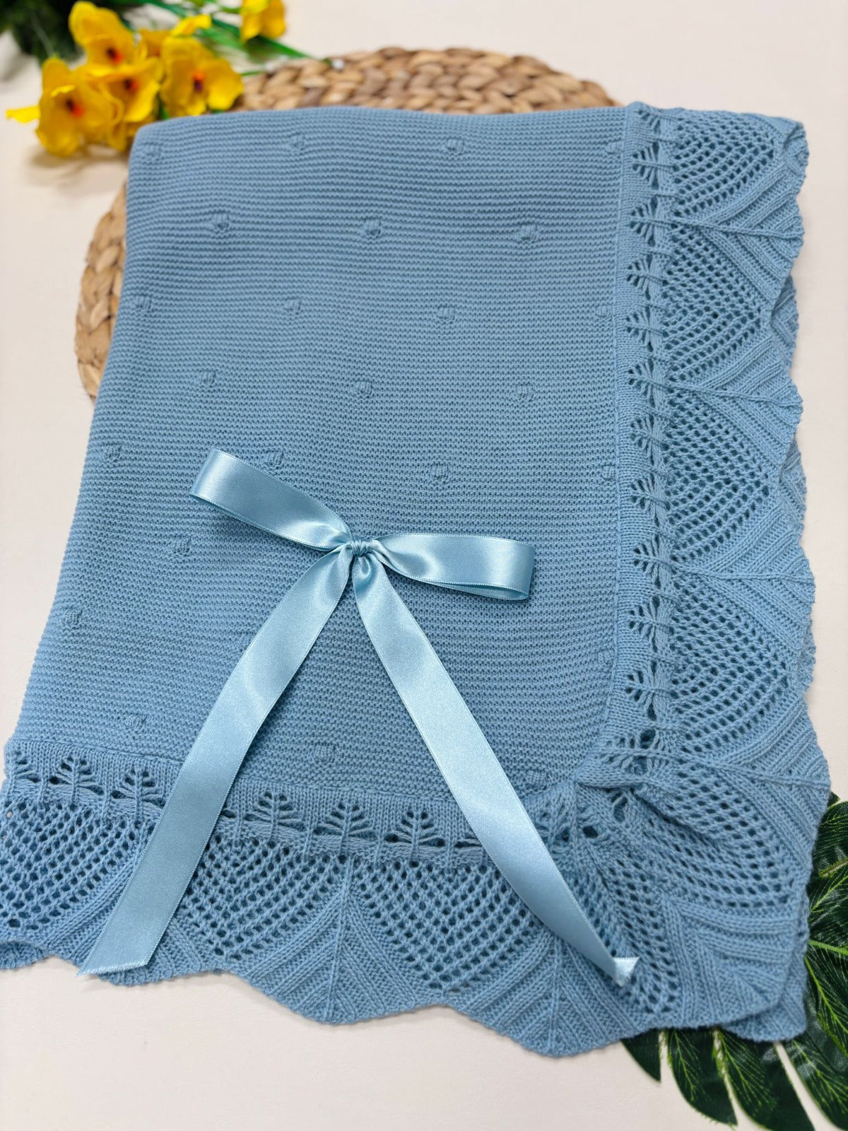 COPERTINA CON FIOCCO FILATO CALDO CELESTE