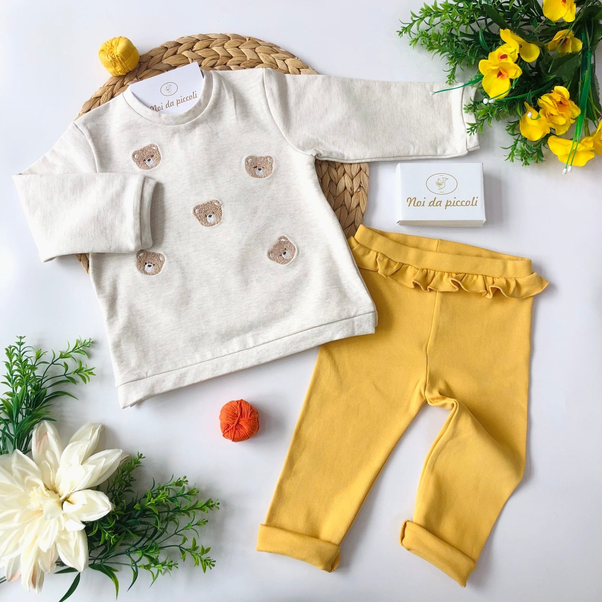 MAGLIA BEIGE CON LEGGINS SENAPE - Noi da piccoli