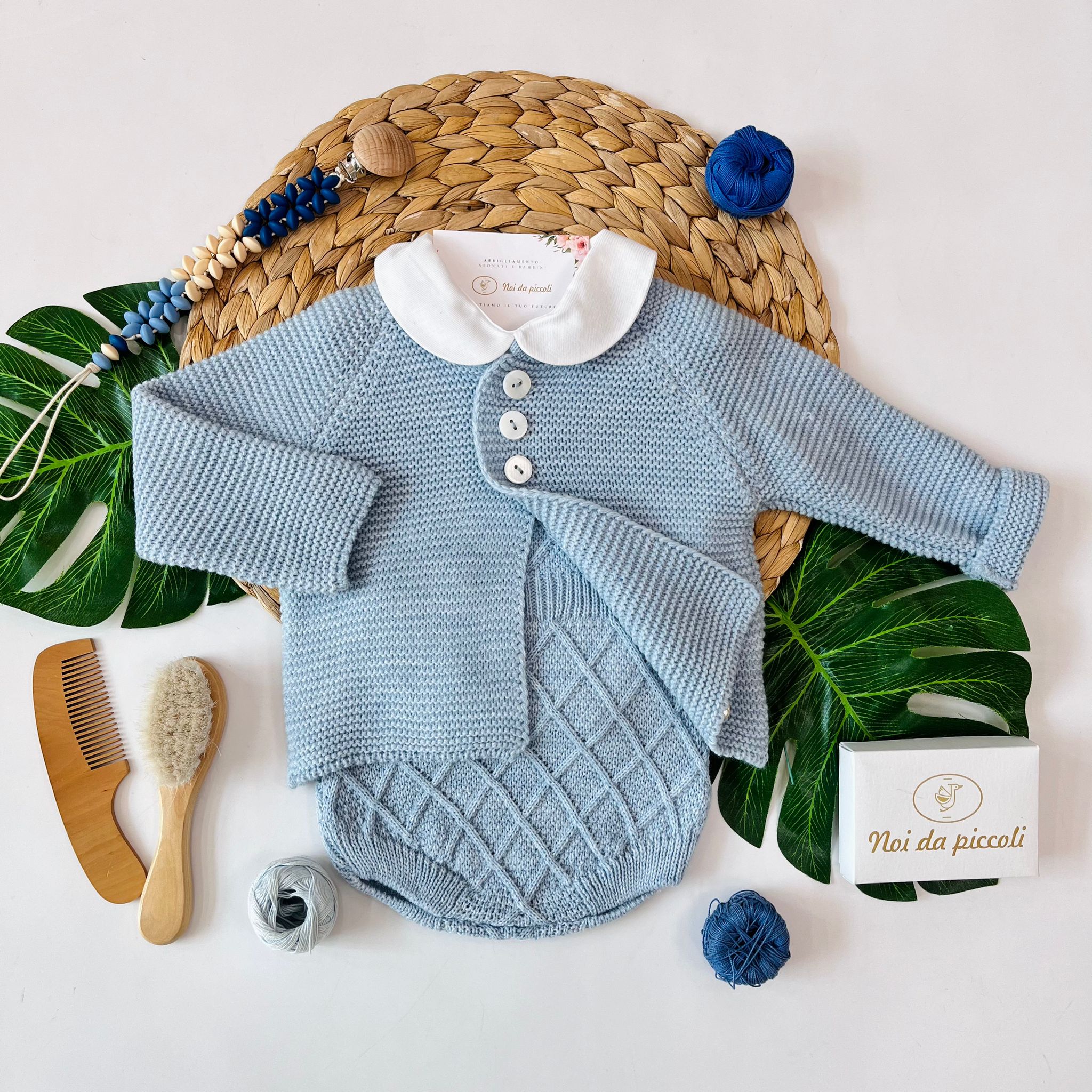 MAGLIETTINA CON SALOPETTE E GOLFINO FILATO CALDO POLVERE INTRECCIO - Noi da piccoli