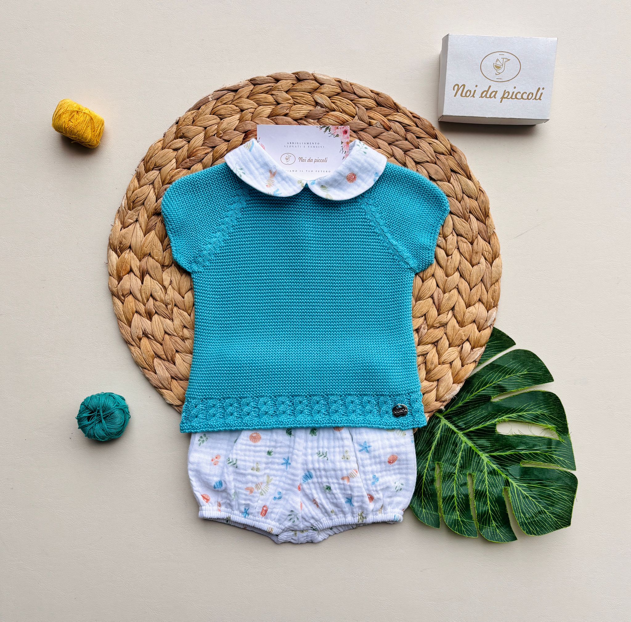 MAGLIETTINA E CULOTTINA CON DISEGNINI COLORATI IN COTONE E ACRILICO Turchese - Noi da piccoli