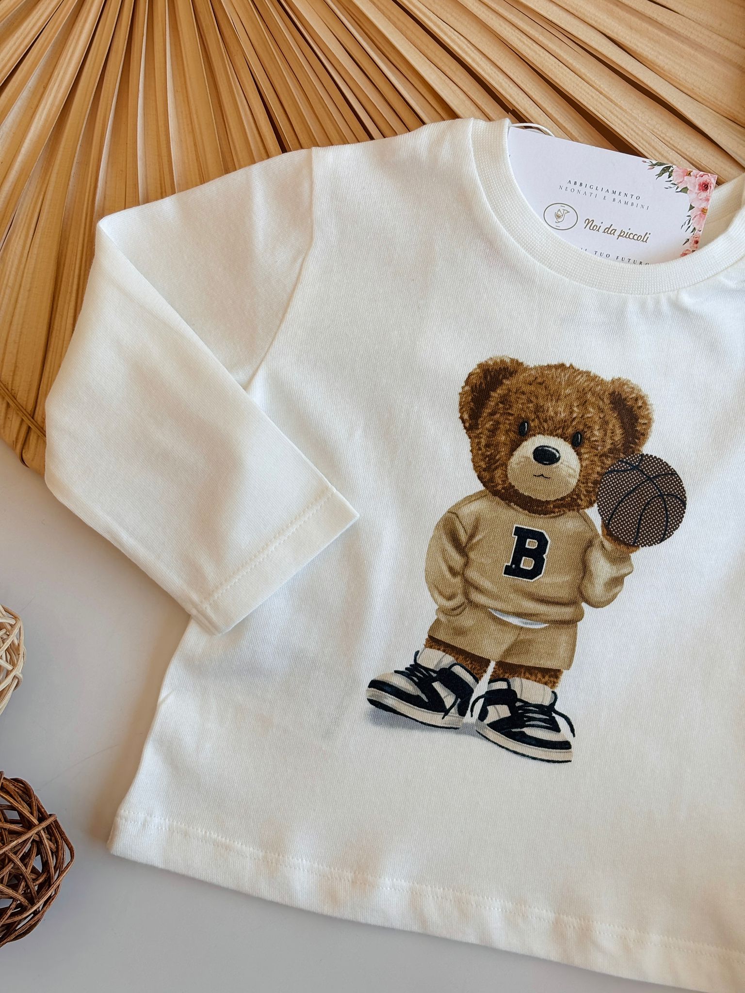 MAGLIETTINA IN CALDO COTONE CON ORSACCHIOTTO BIANCO - Noi da piccoli