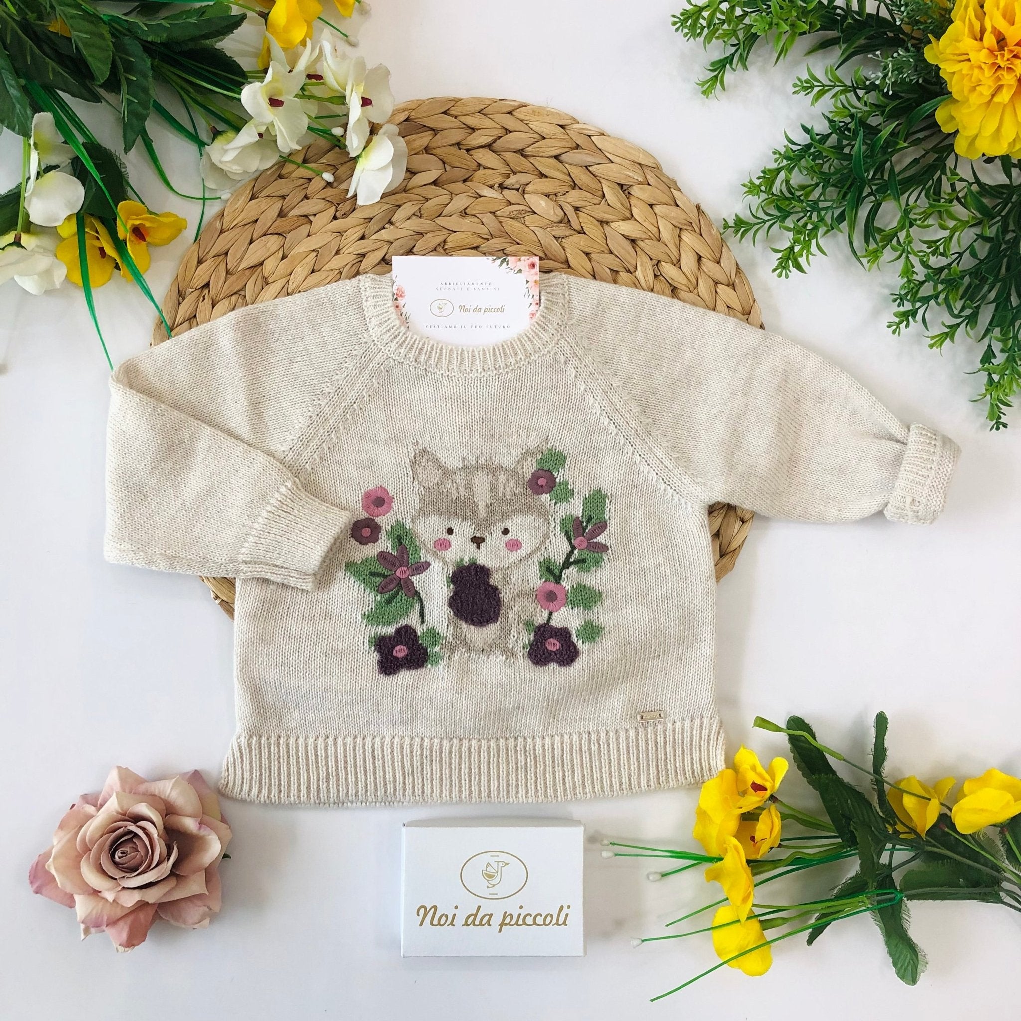 MAGLIONCINO BEIGE SCOIATTOLINO E FIORI - Noi da piccoli