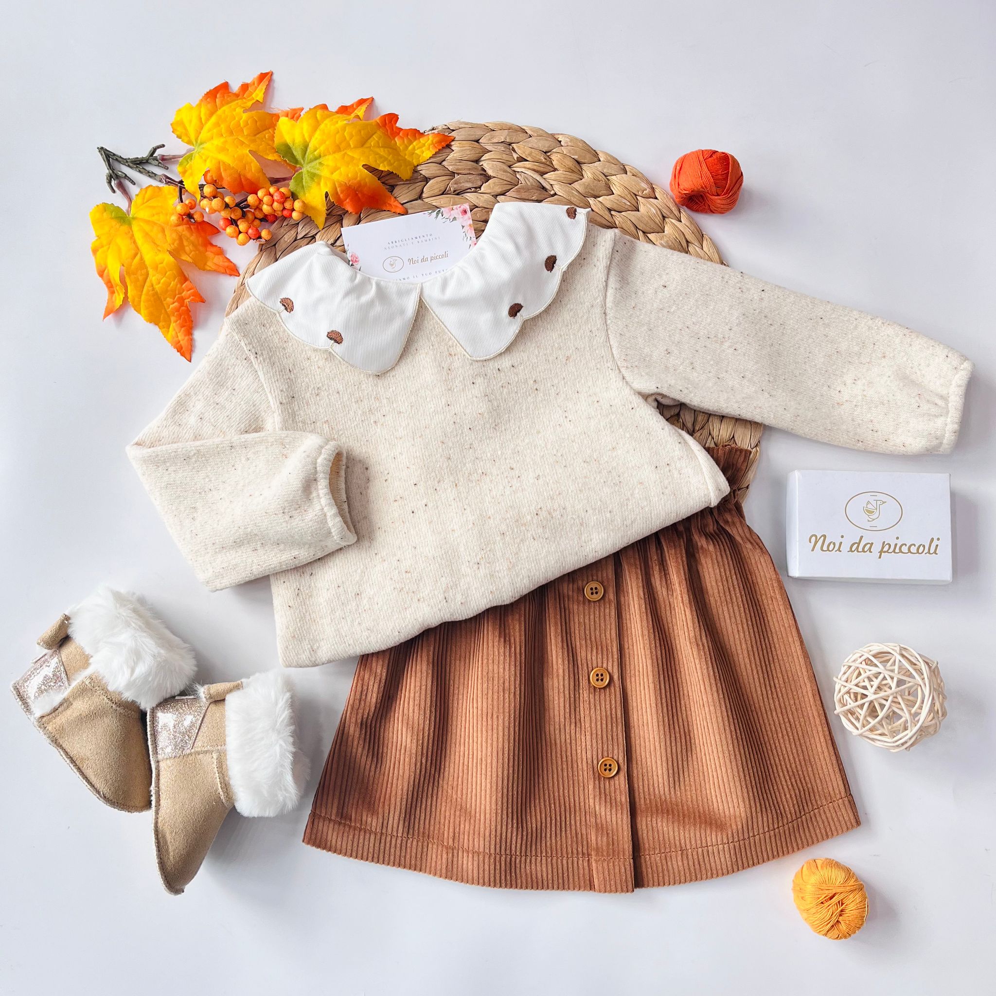MAGLIONCINO CON GONNELLINA VELLUTINO A COSTINE BOSCO - Noi da piccoli