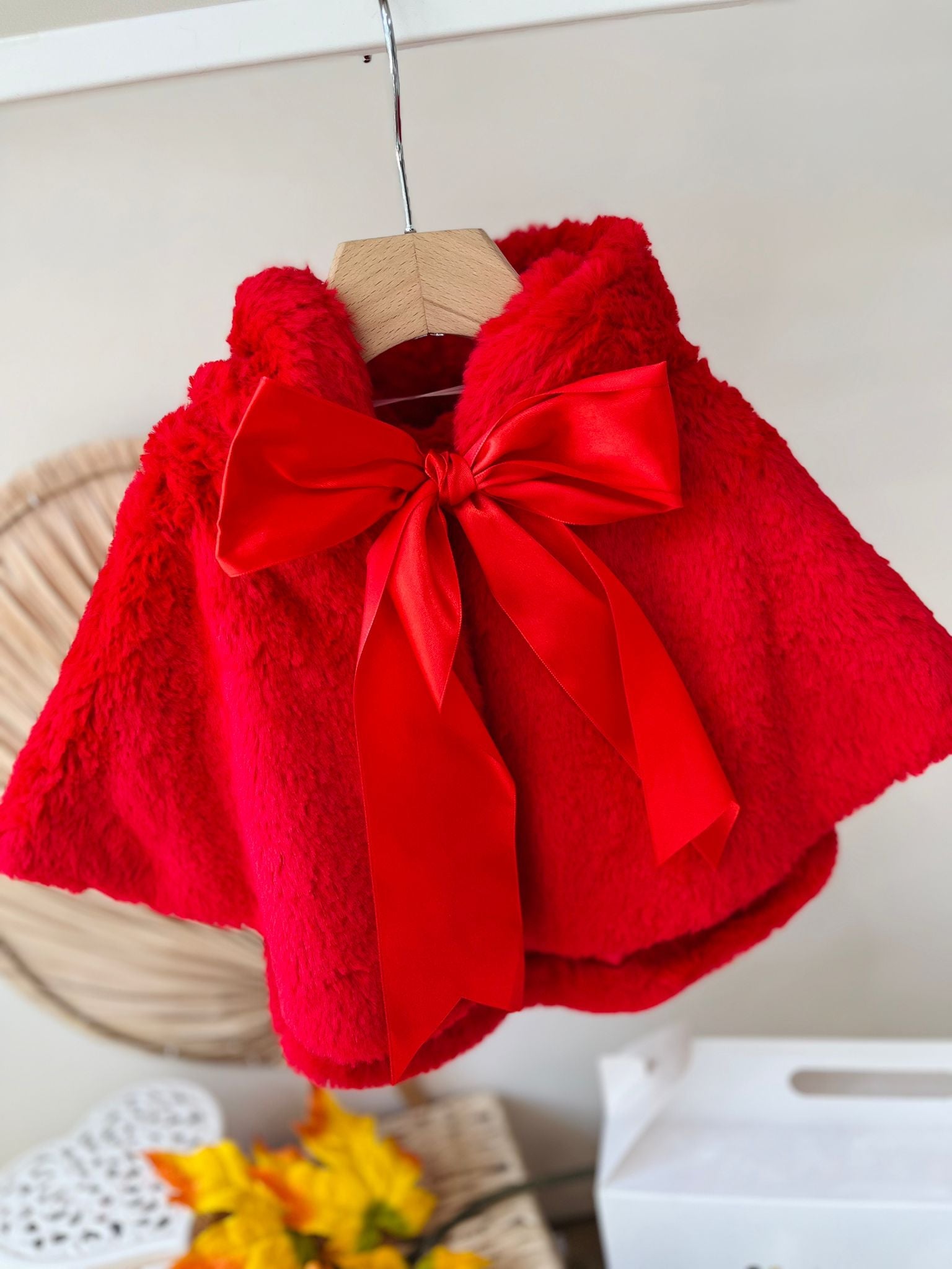 MANTELLA PELLICCIA CON FIOCCO RASO Rosso - Noi da piccoli